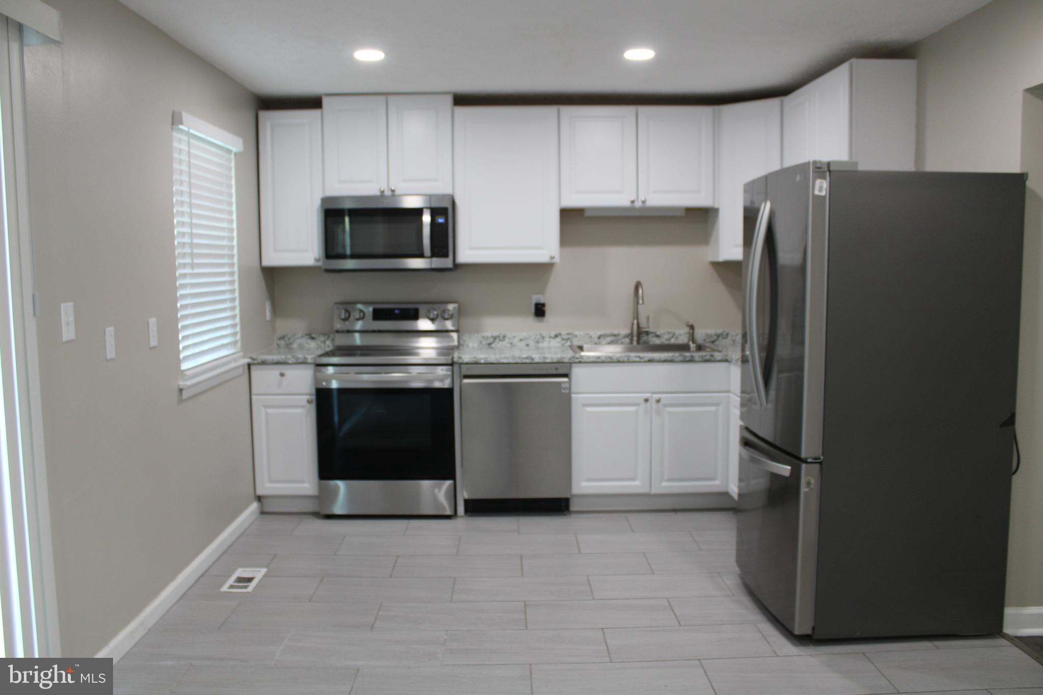 HARFORD SQUARE - Residential Lease