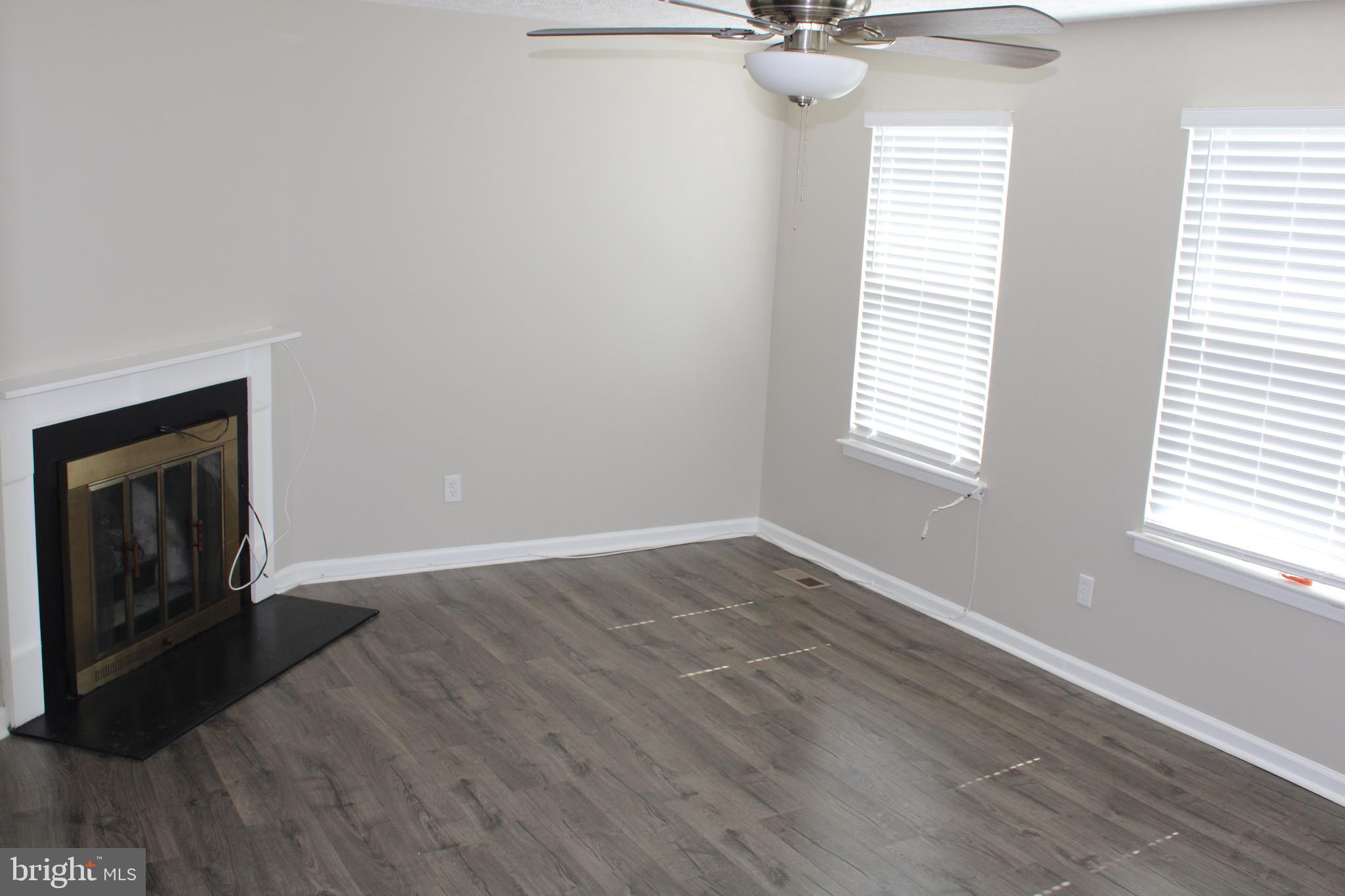 HARFORD SQUARE - Residential Lease