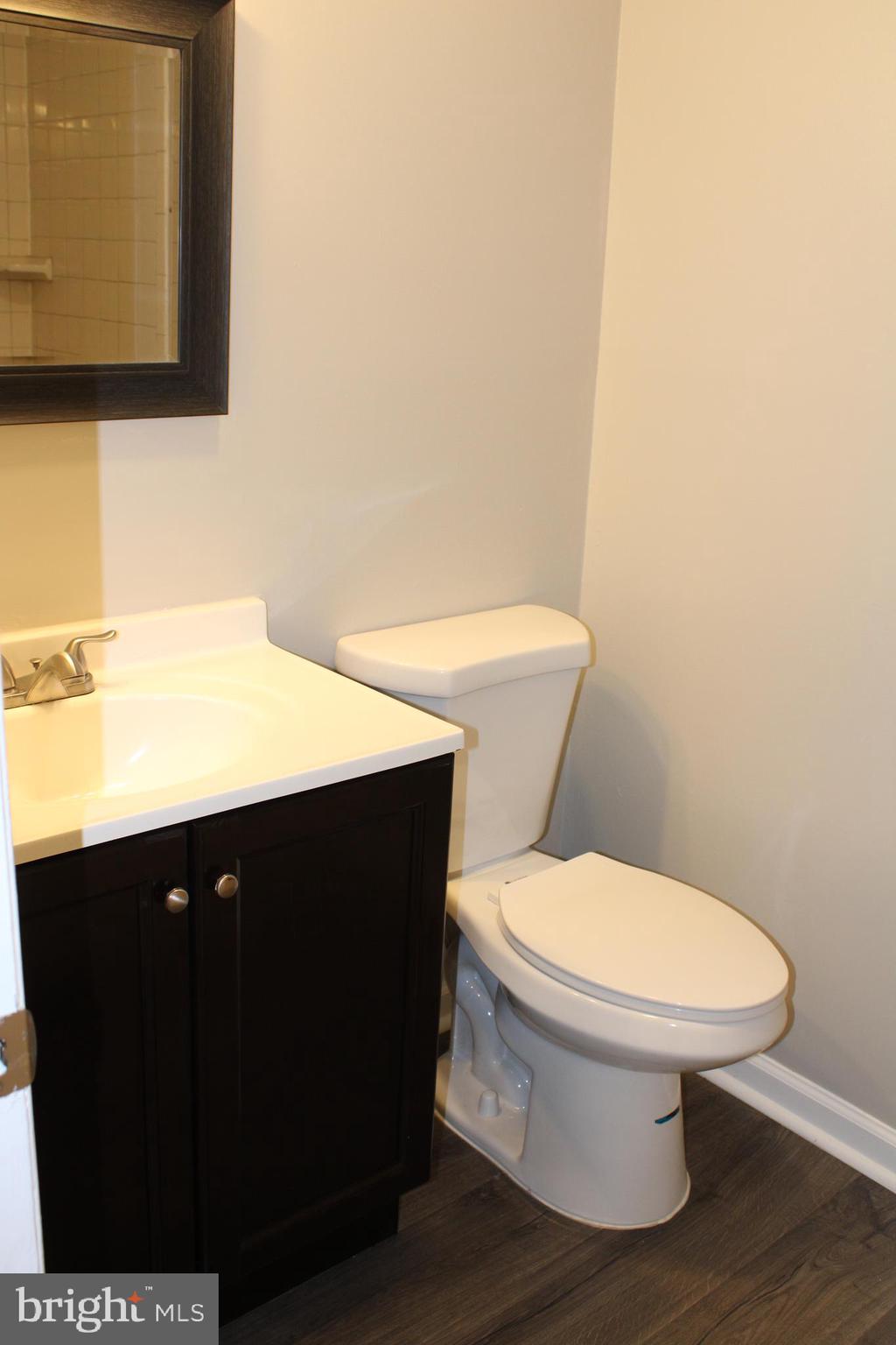 HARFORD SQUARE - Residential Lease