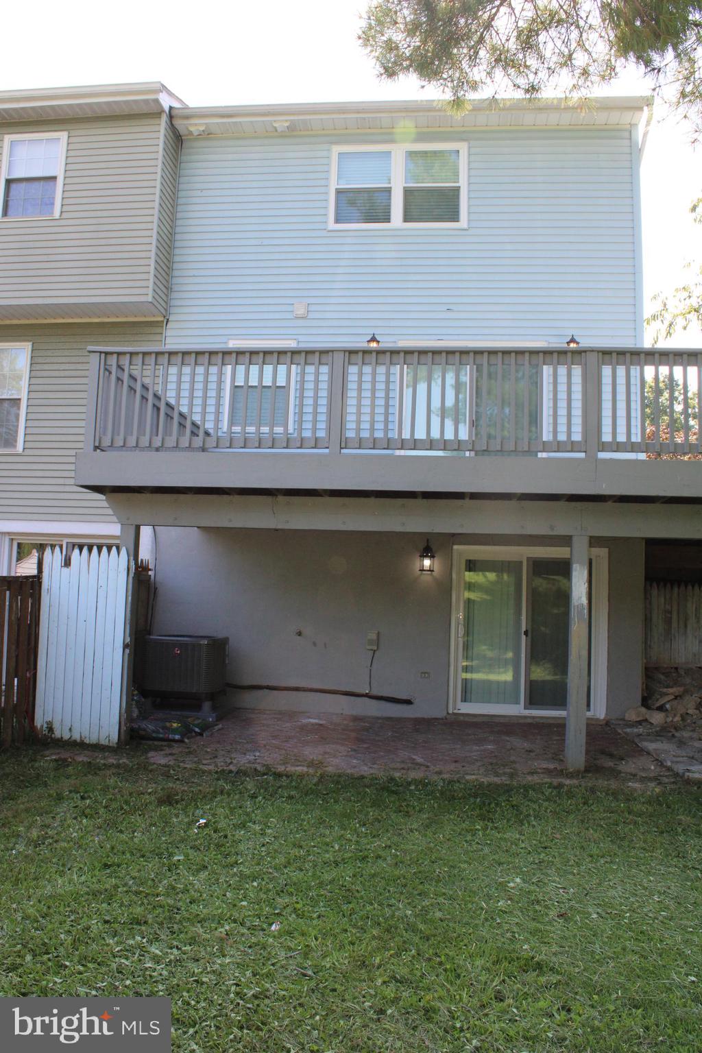 HARFORD SQUARE - Residential Lease