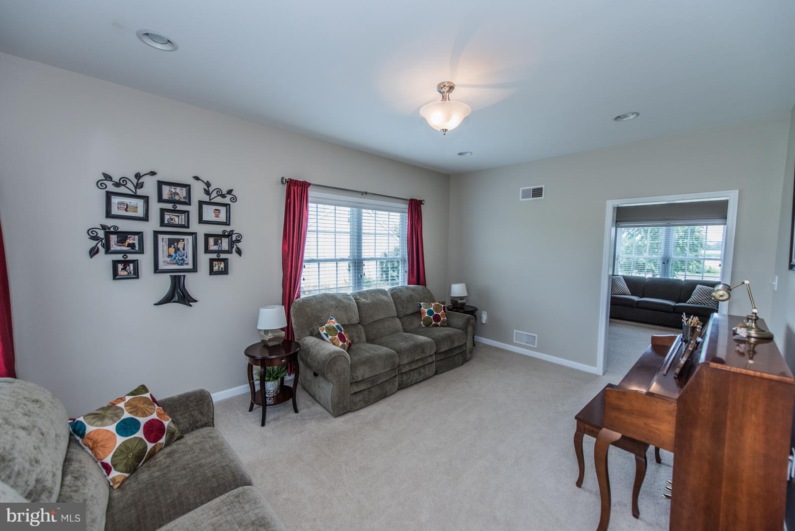 WILLOW RIDGE - Residential