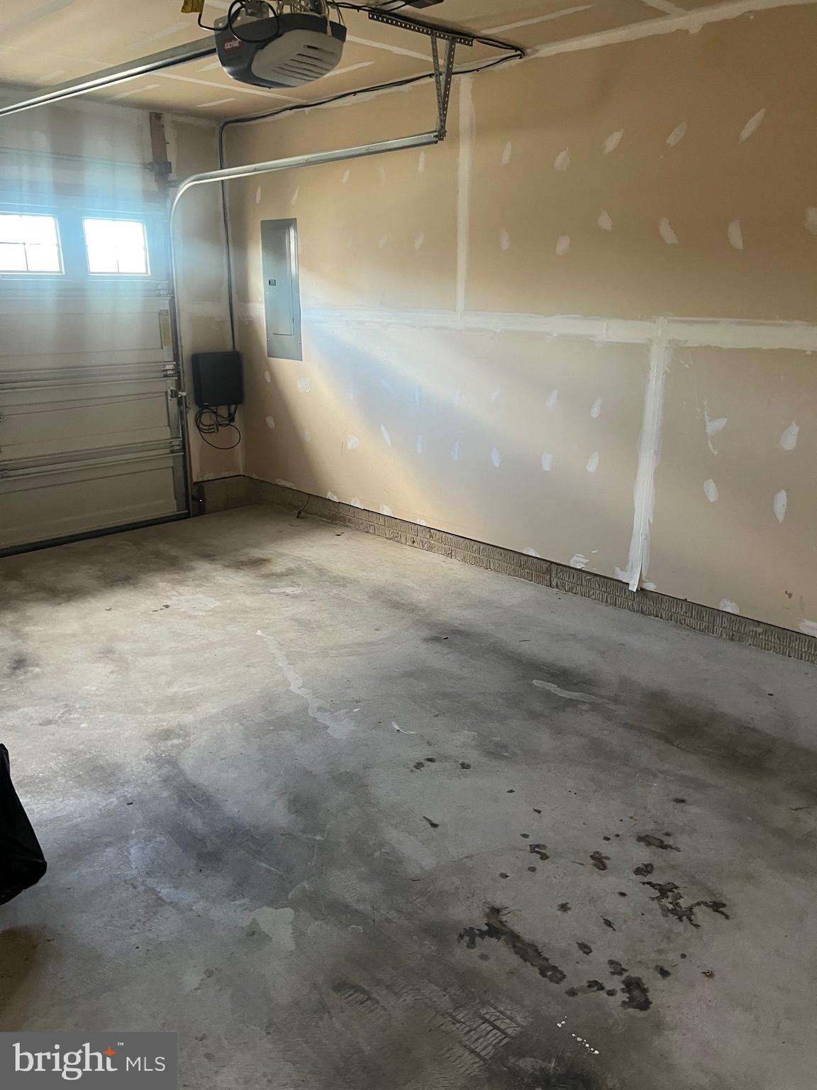 ADMIRALS LANDING - Residential Lease