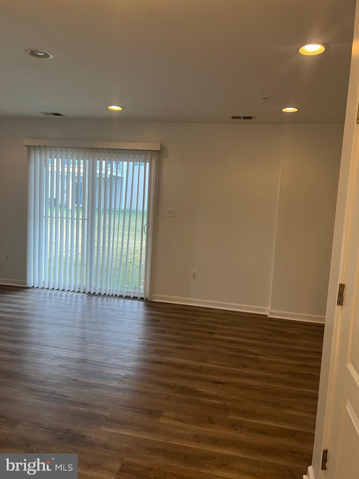 ADMIRALS LANDING - Residential Lease