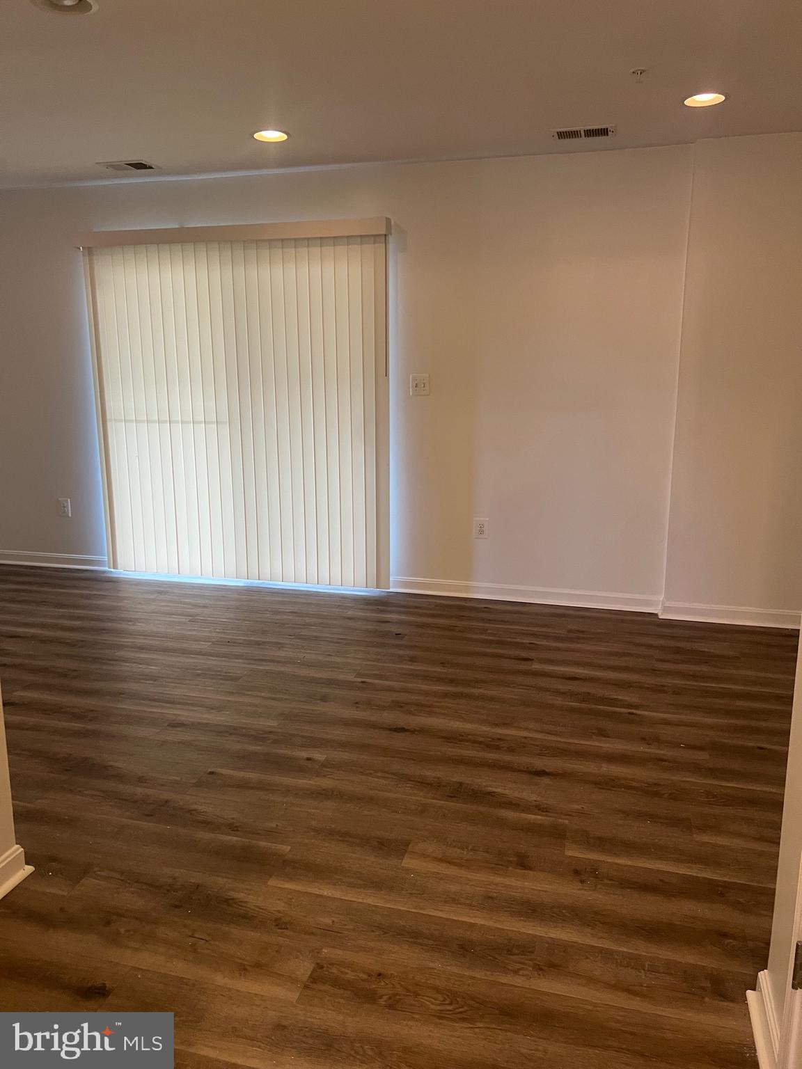 ADMIRALS LANDING - Residential Lease