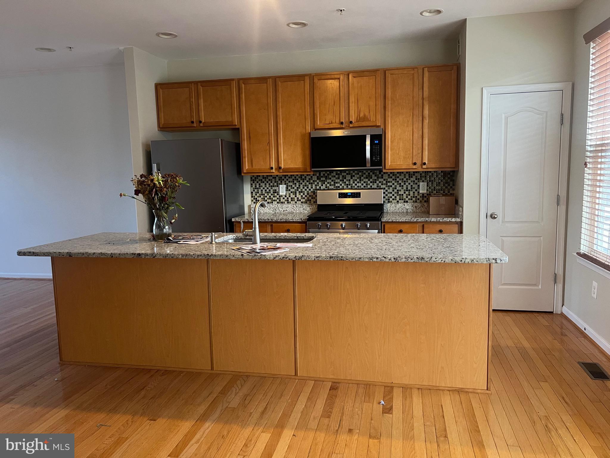 ADMIRALS LANDING - Residential Lease