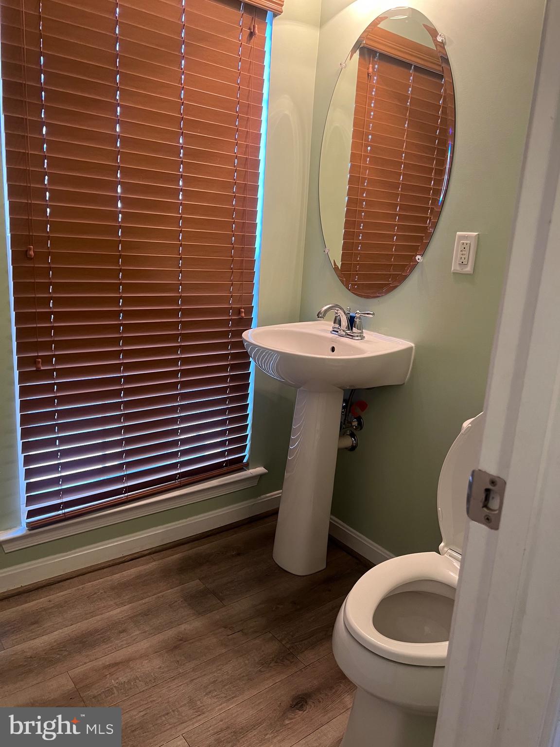 ADMIRALS LANDING - Residential Lease