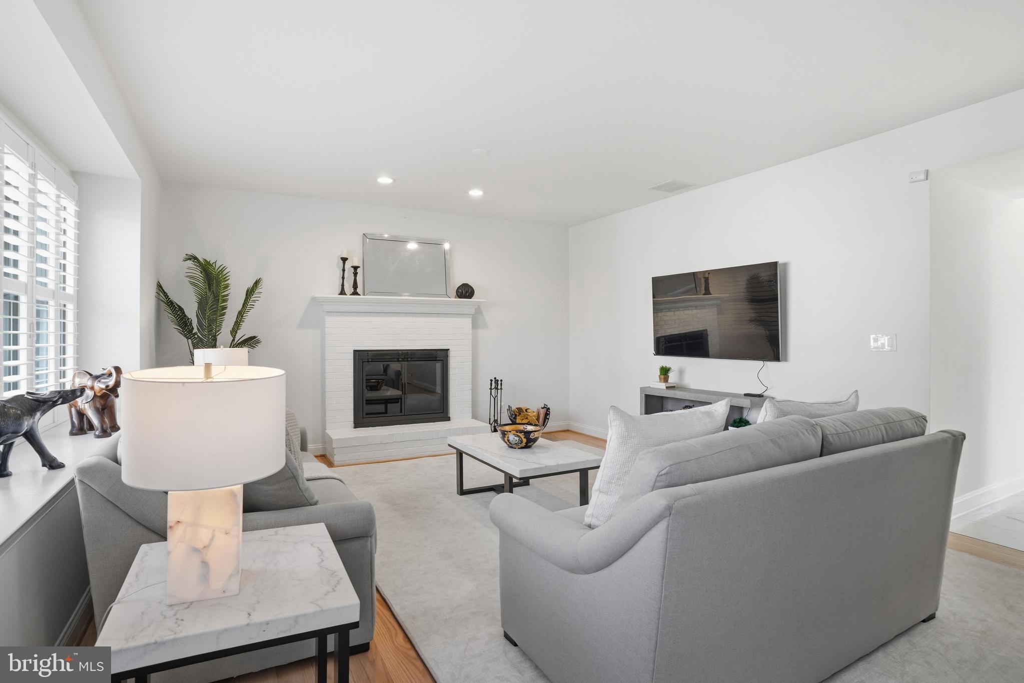 HUNTER MILL ESTATES - Residential