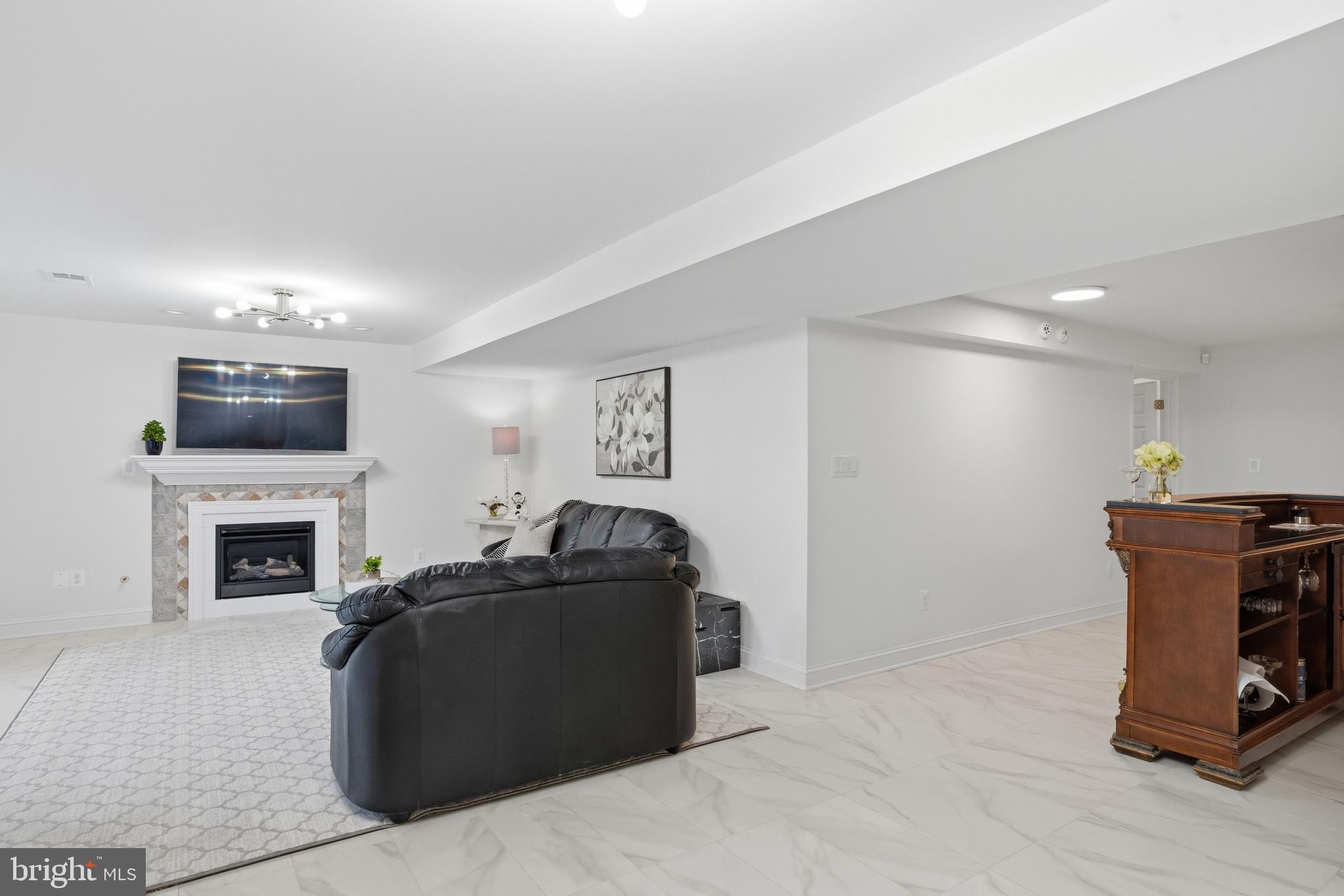 HUNTER MILL ESTATES - Residential