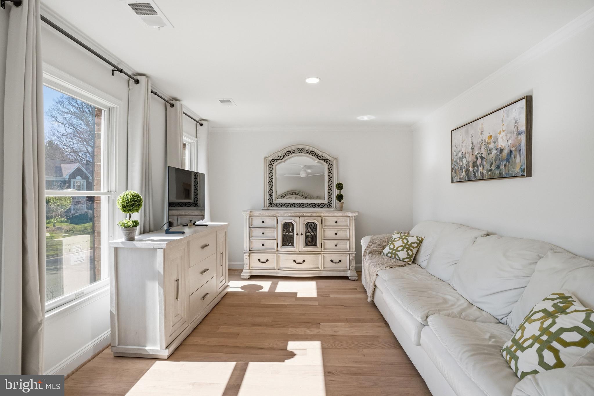 HUNTER MILL ESTATES - Residential