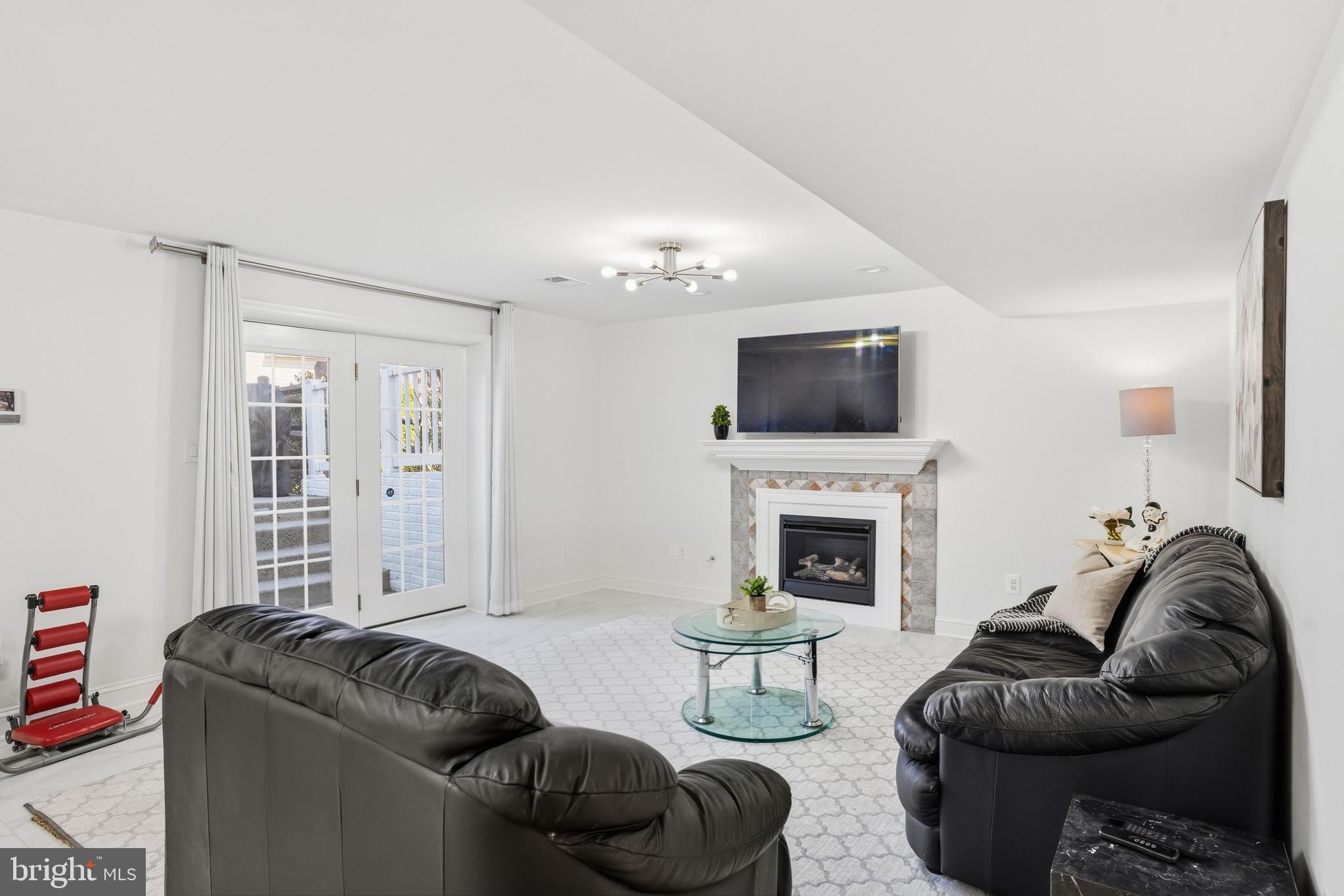 HUNTER MILL ESTATES - Residential