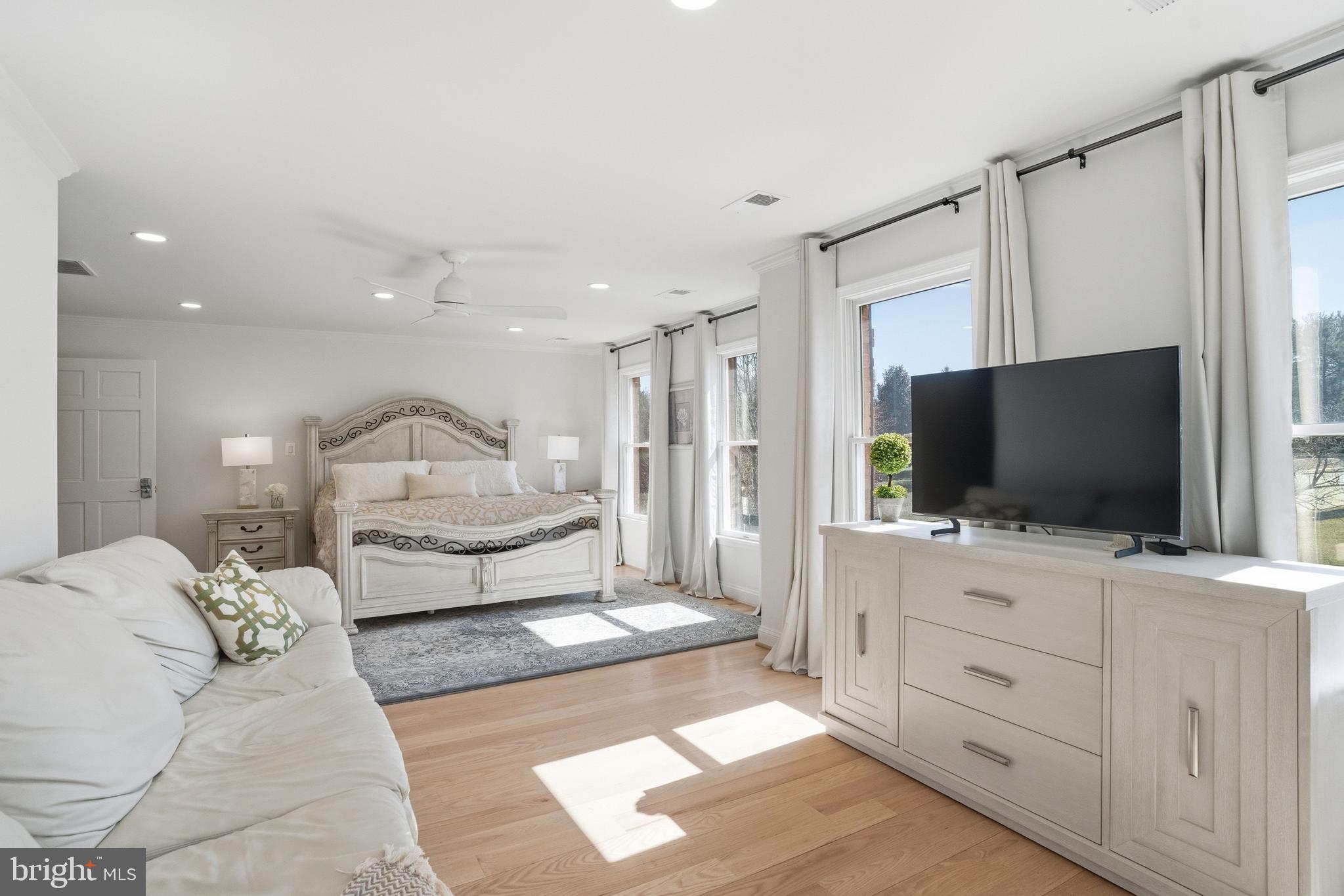 HUNTER MILL ESTATES - Residential