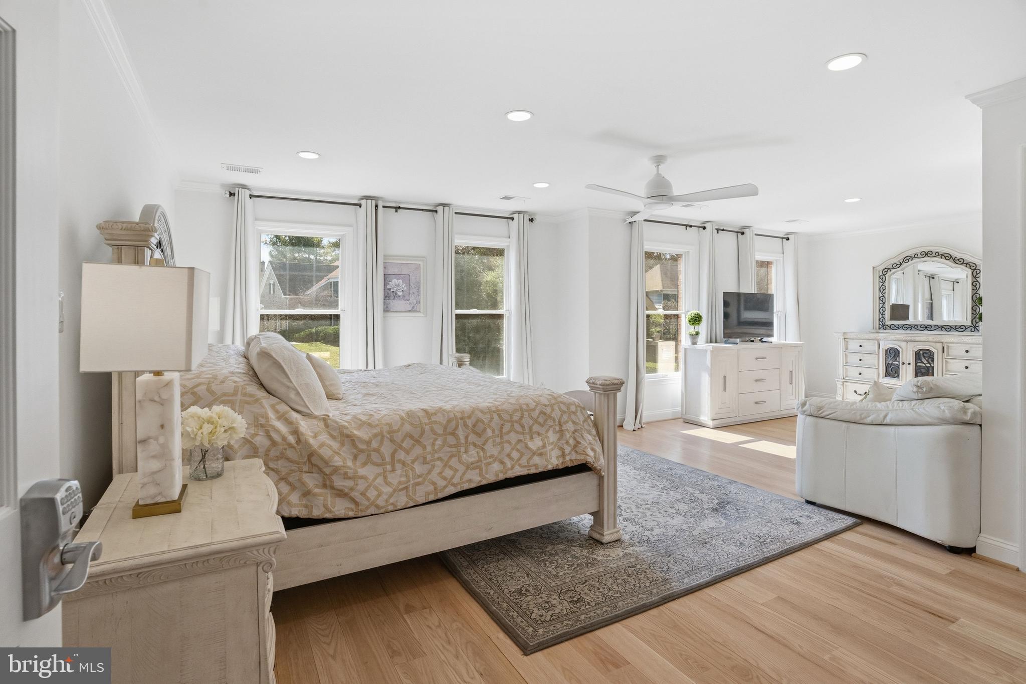 HUNTER MILL ESTATES - Residential