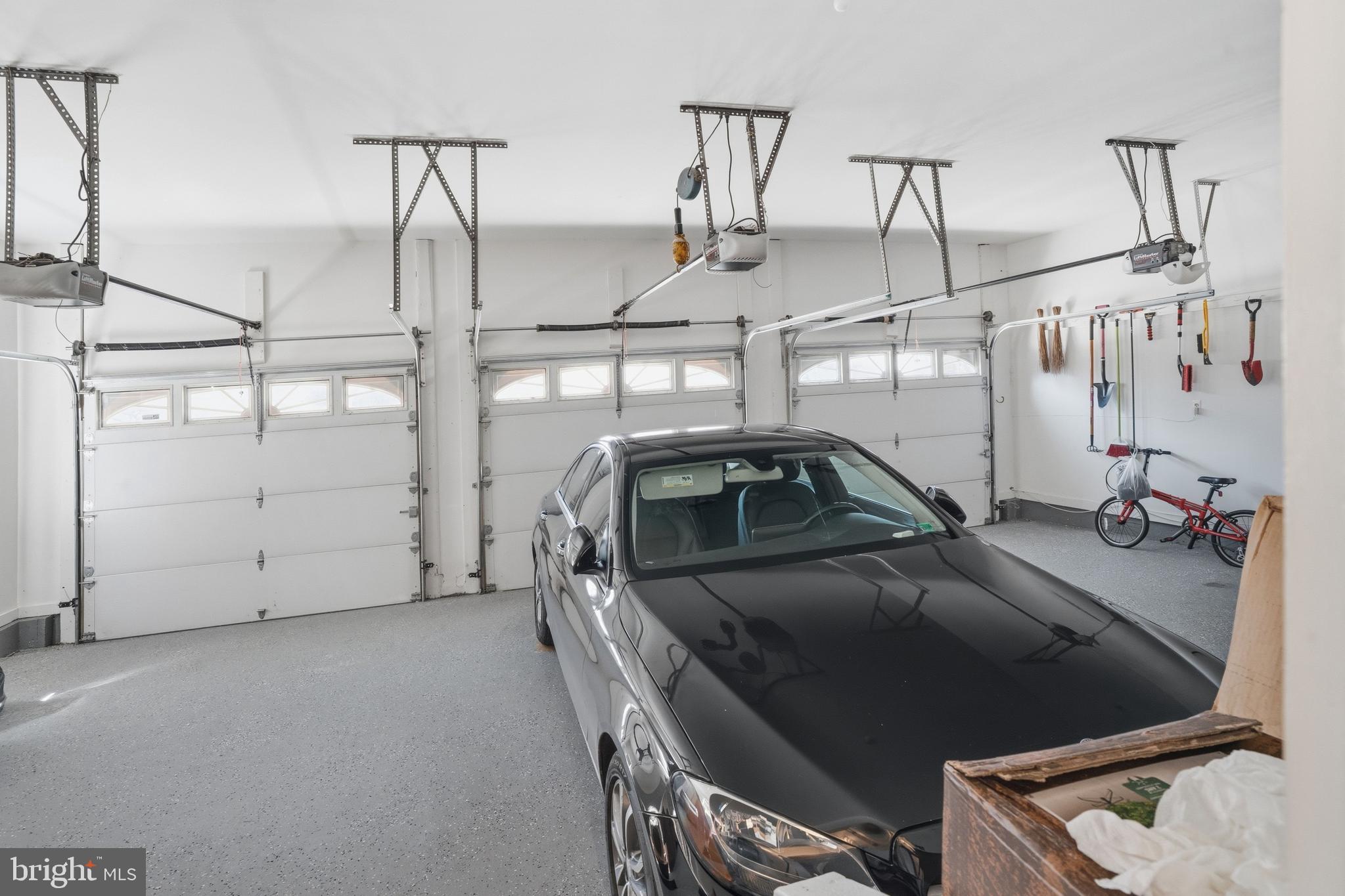 HUNTER MILL ESTATES - Residential