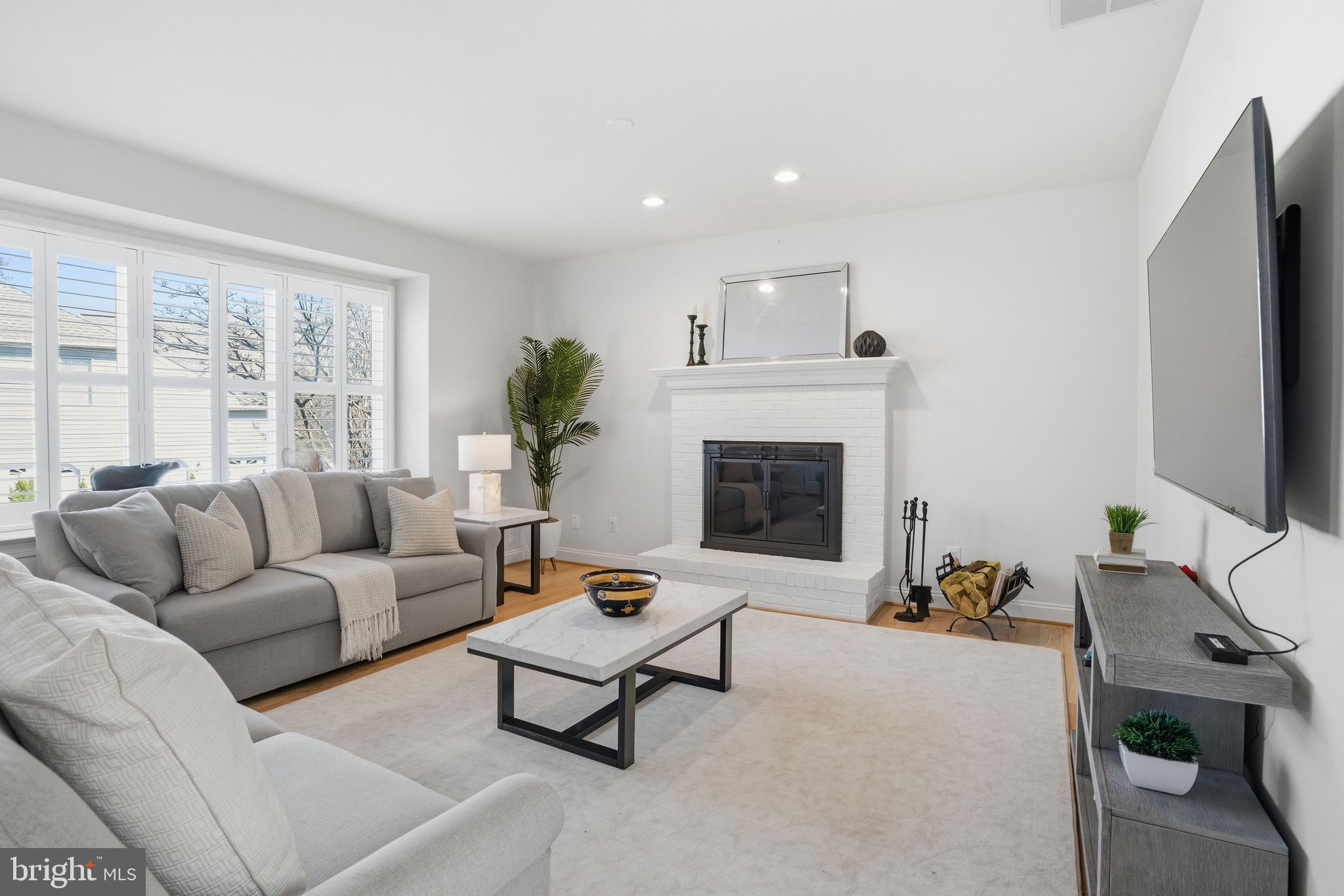 HUNTER MILL ESTATES - Residential