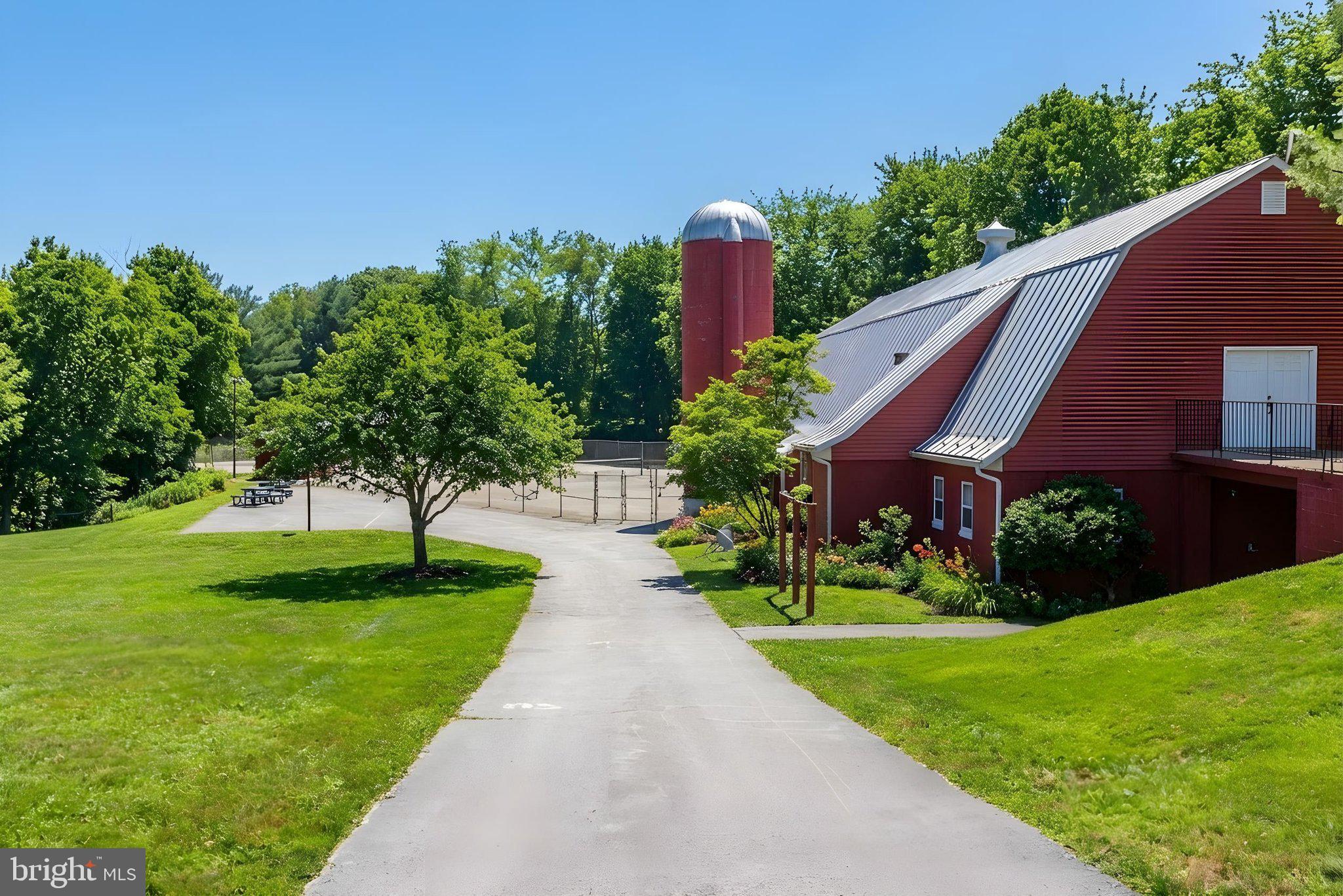 HUNTER MILL ESTATES - Residential