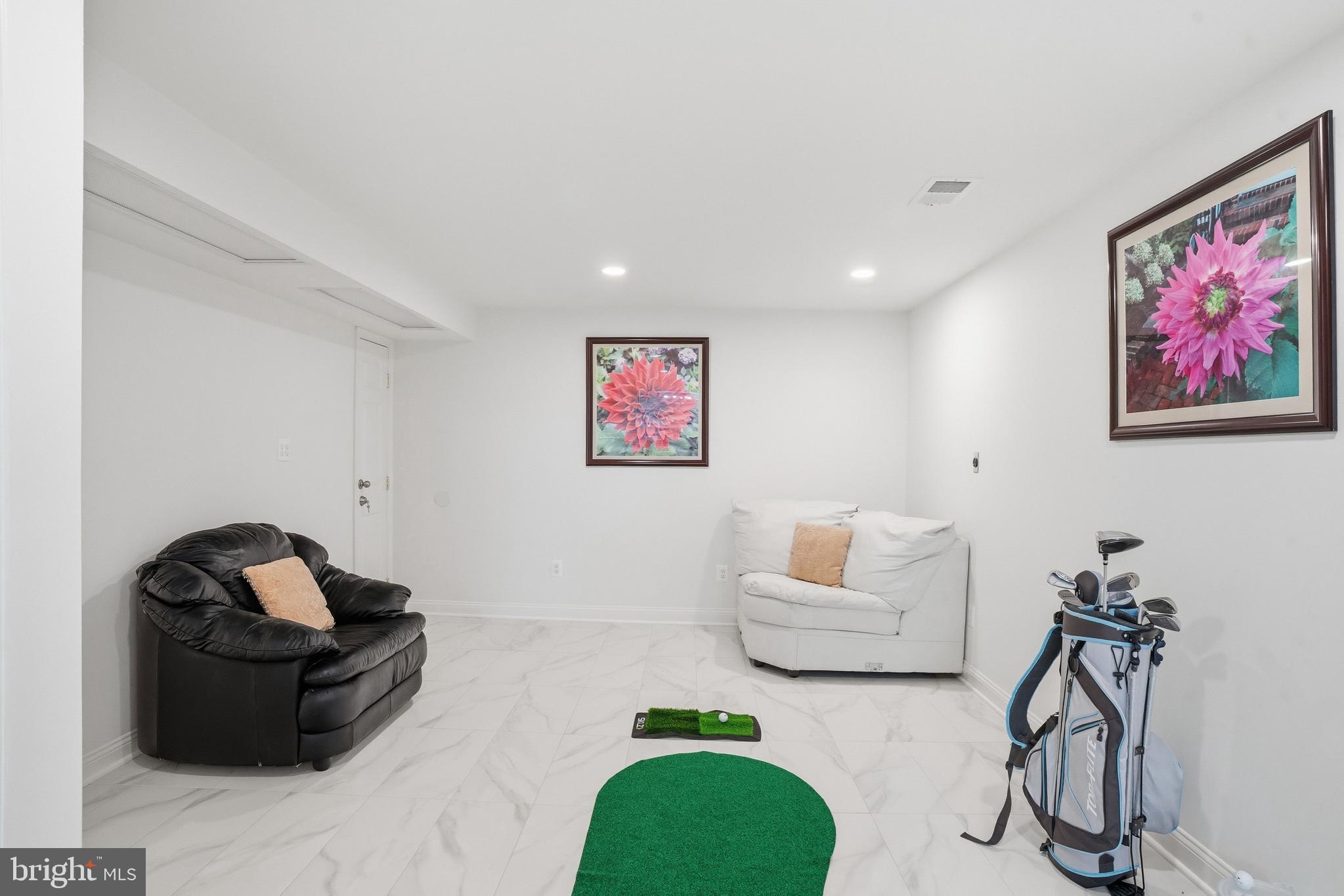 HUNTER MILL ESTATES - Residential