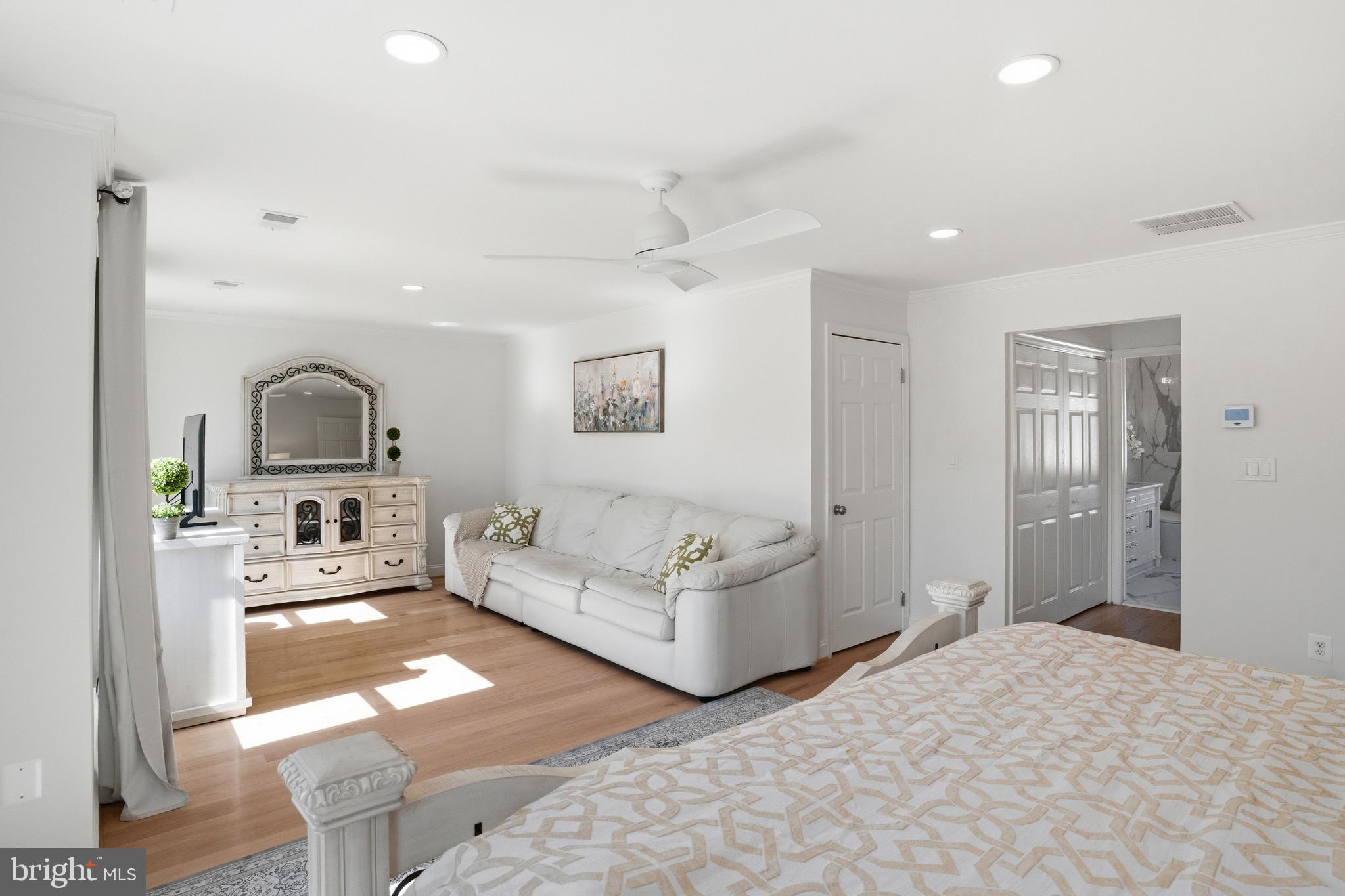 HUNTER MILL ESTATES - Residential