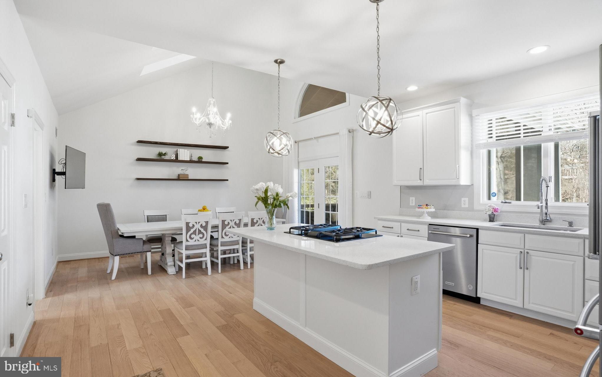 HUNTER MILL ESTATES - Residential