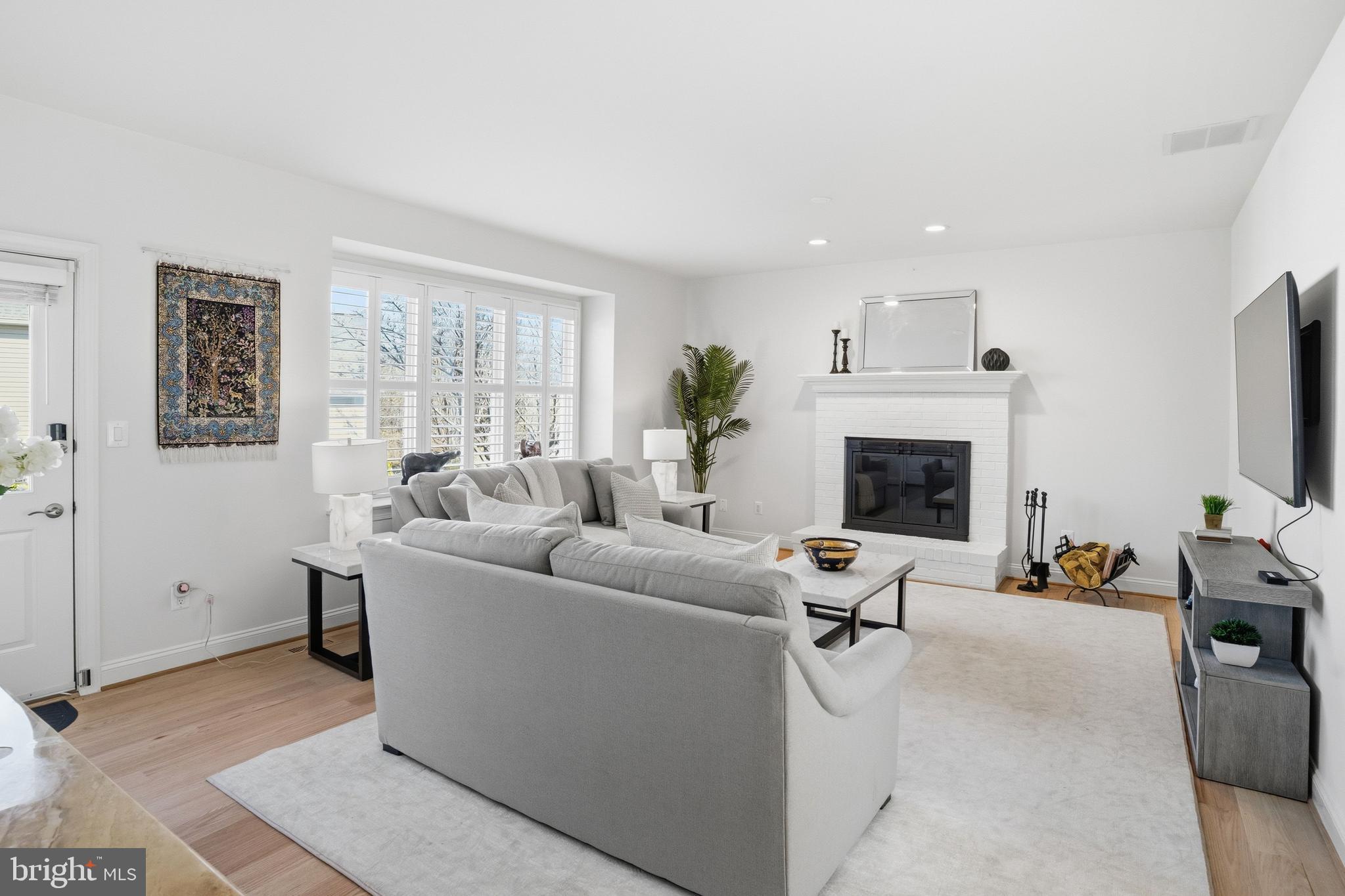 HUNTER MILL ESTATES - Residential