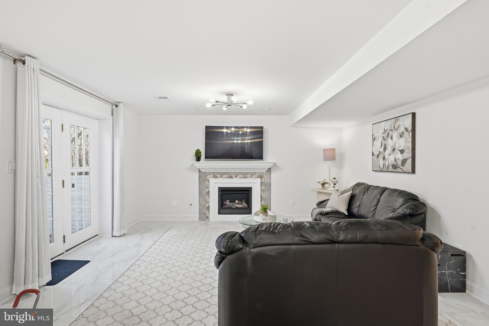 HUNTER MILL ESTATES - Residential