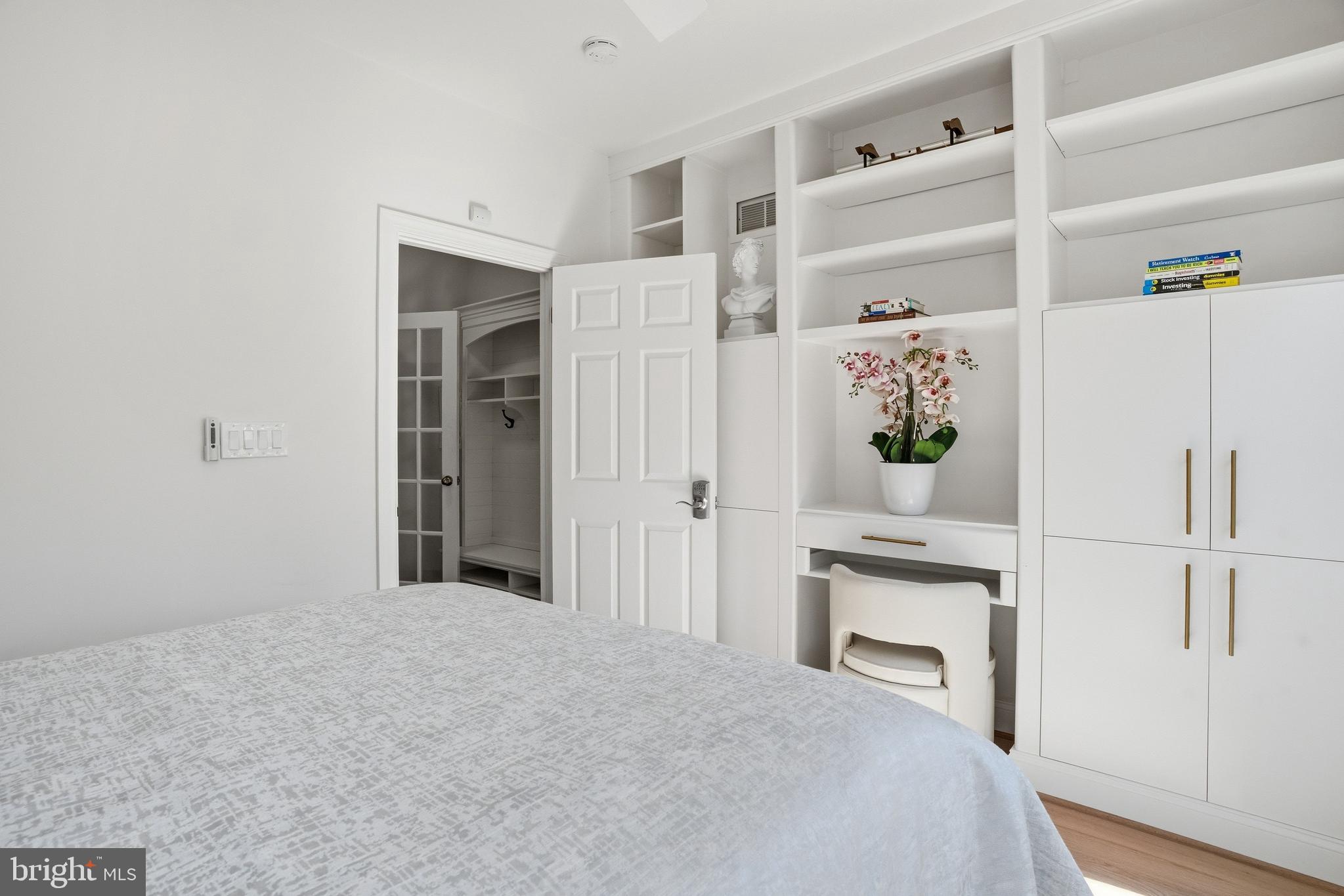 HUNTER MILL ESTATES - Residential