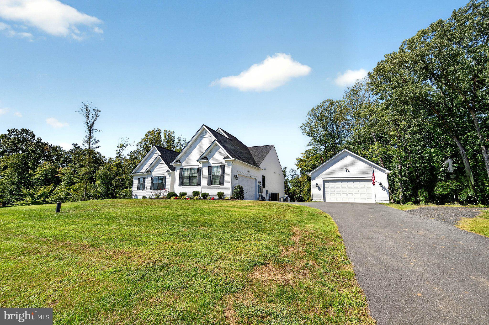 30 HOPEWELL DRIVE