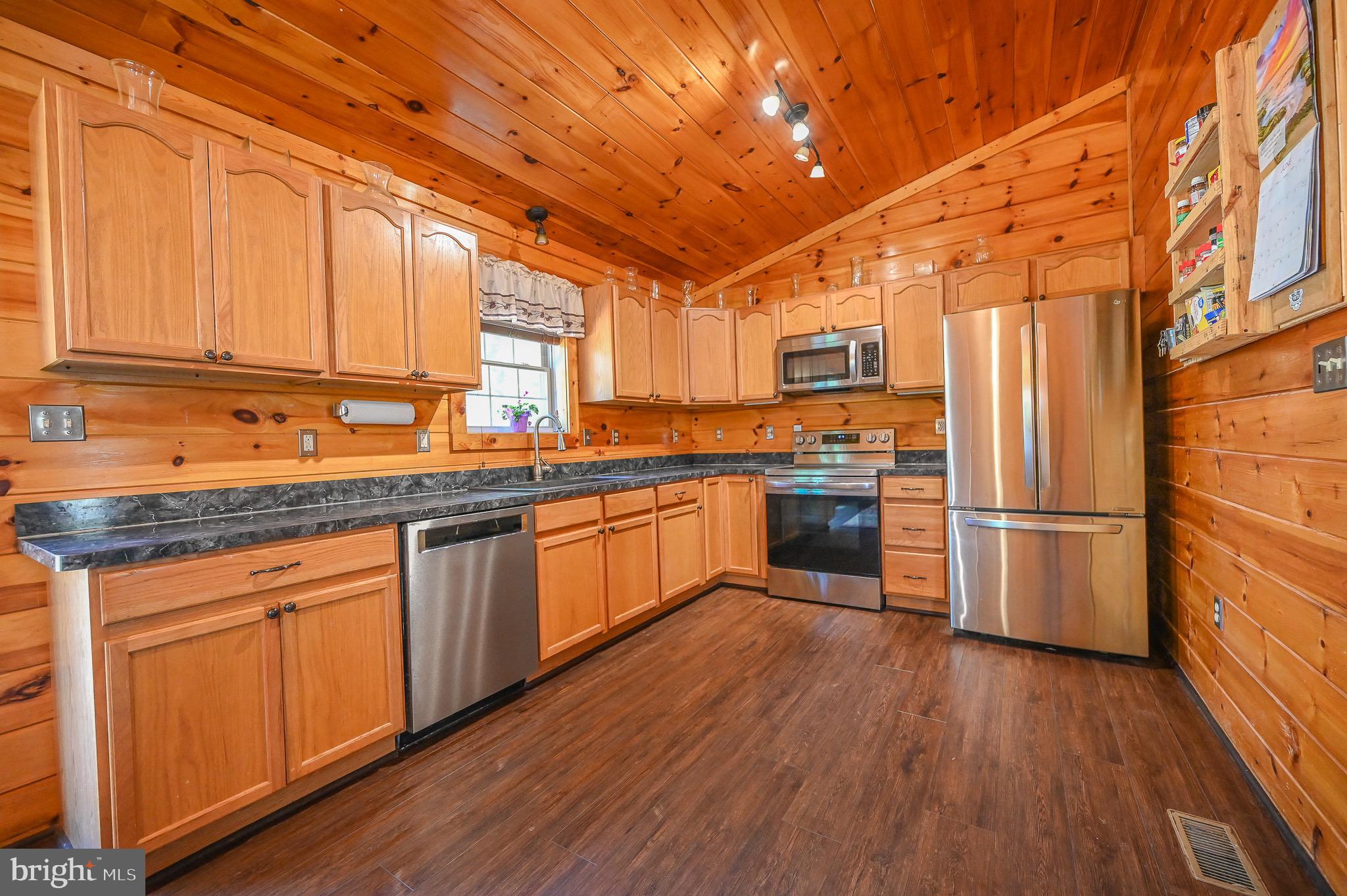 BLUE MOUNTAIN - Residential