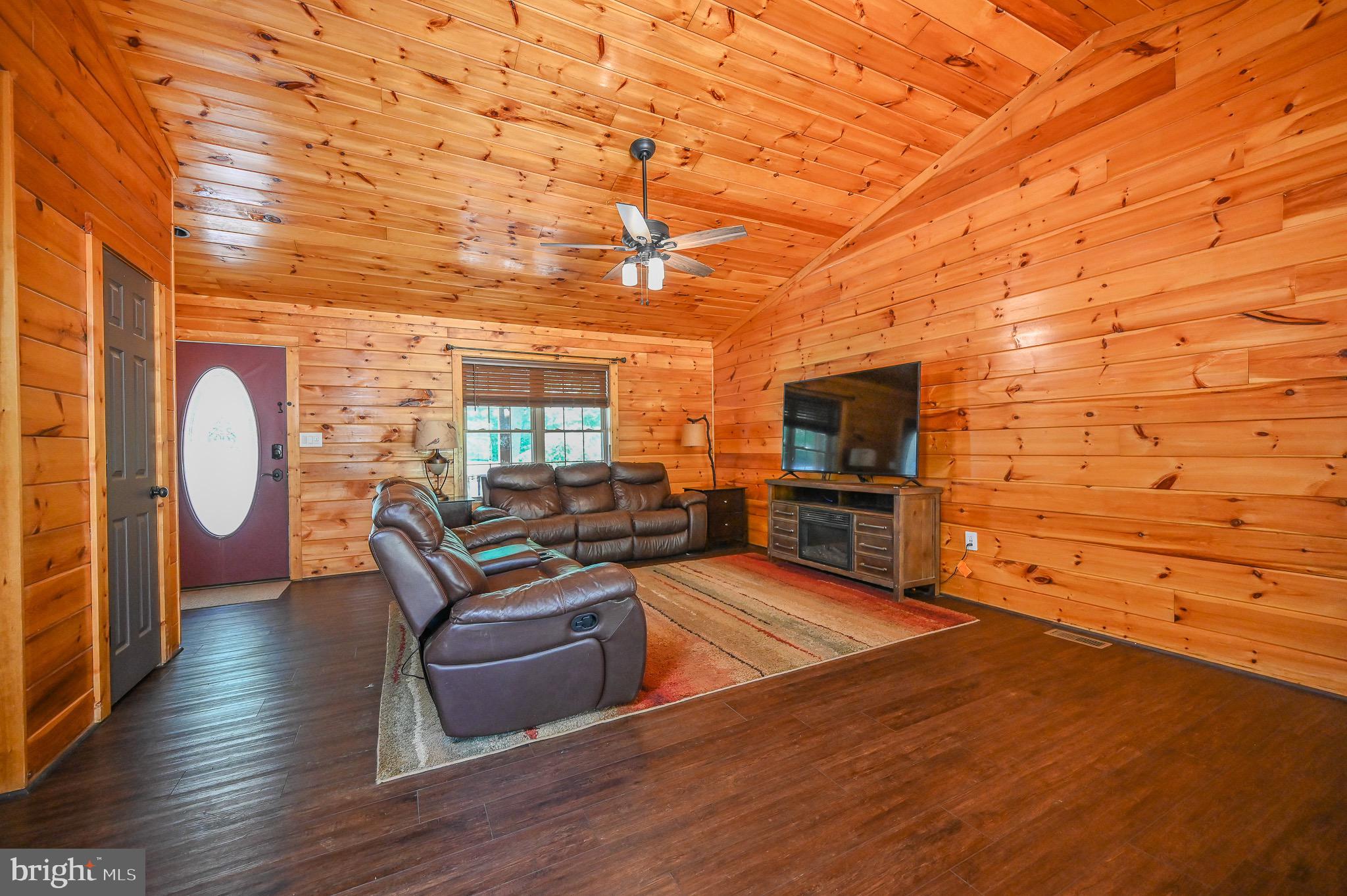 BLUE MOUNTAIN - Residential