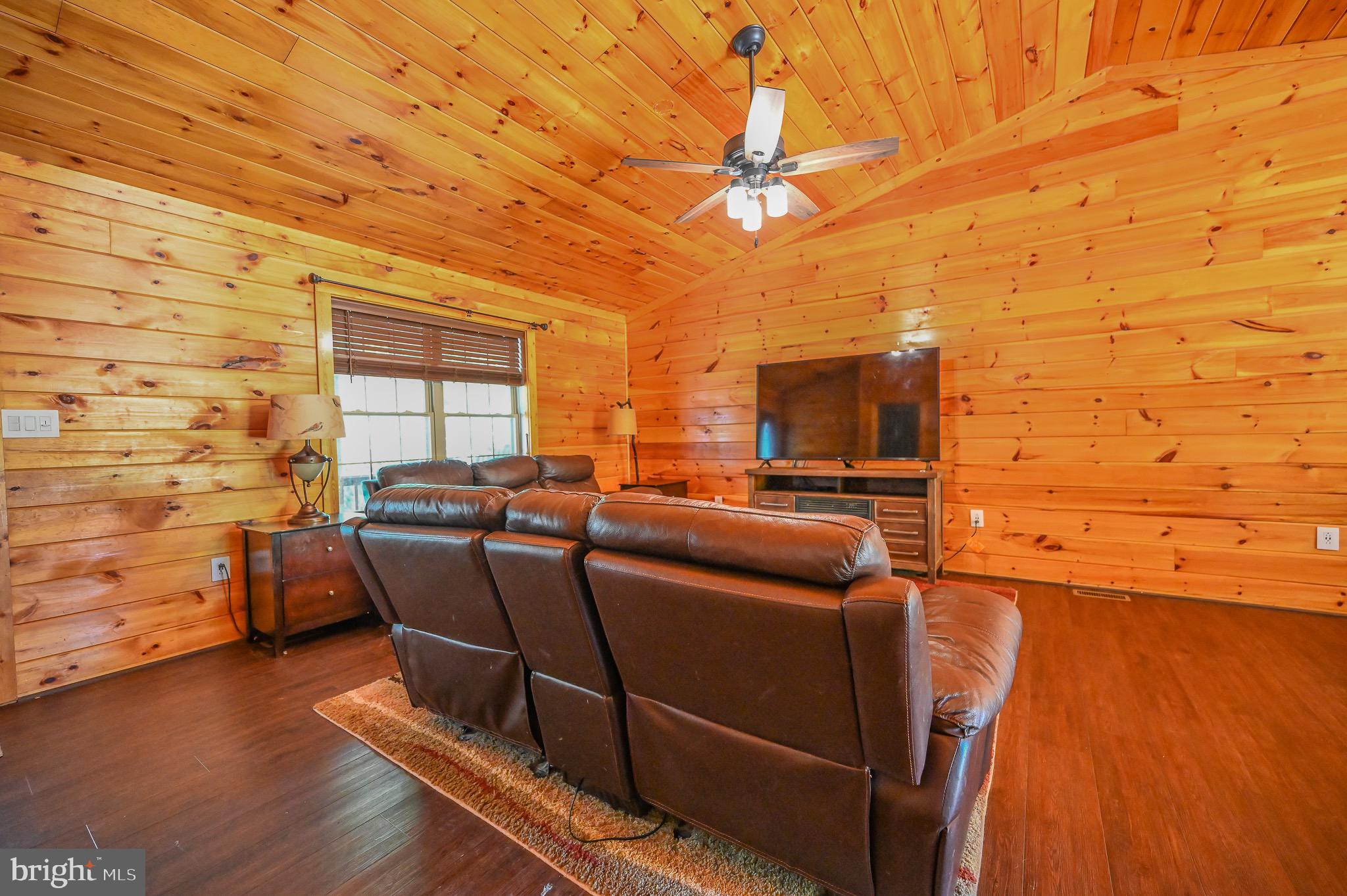 BLUE MOUNTAIN - Residential