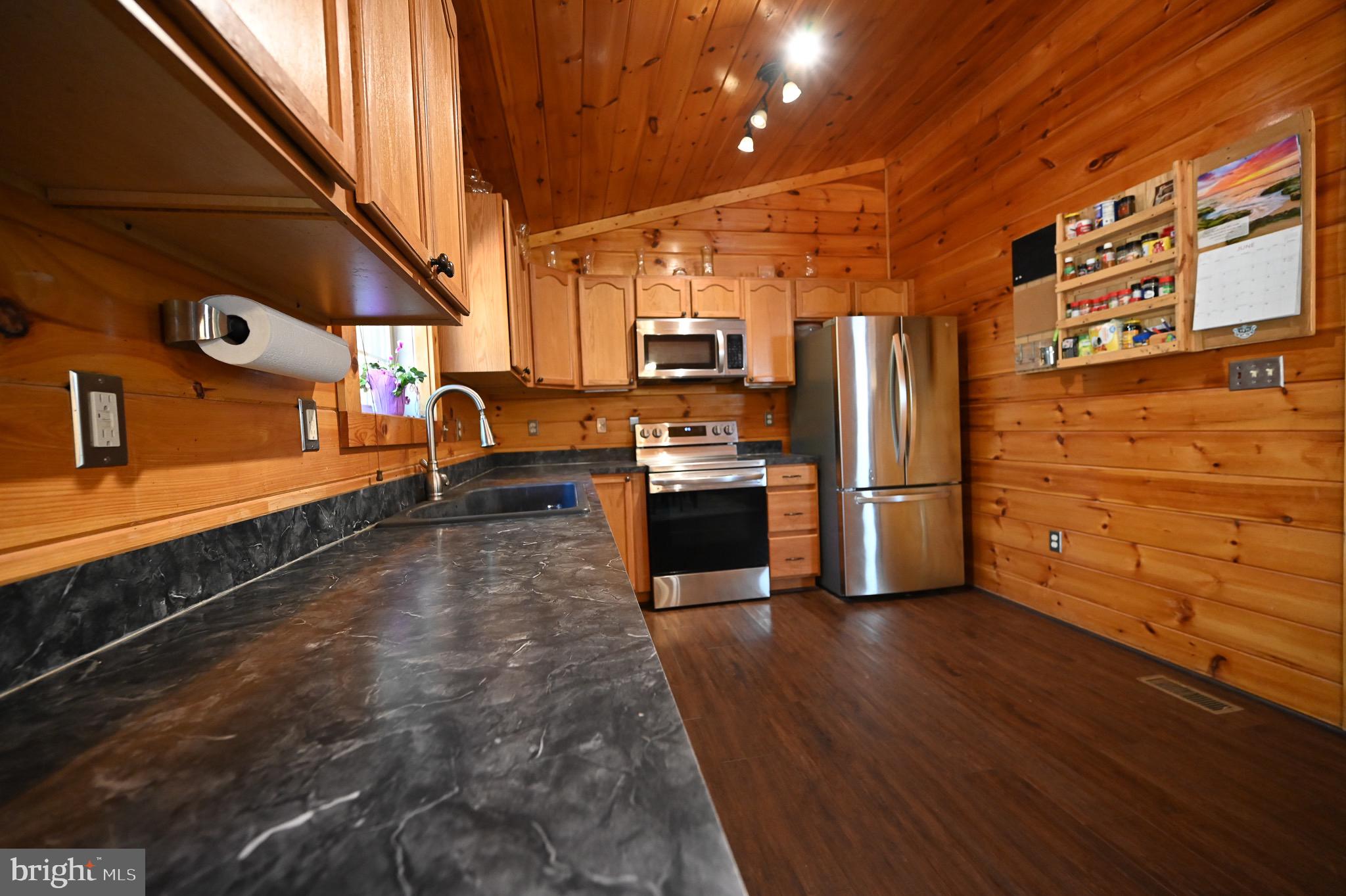 BLUE MOUNTAIN - Residential