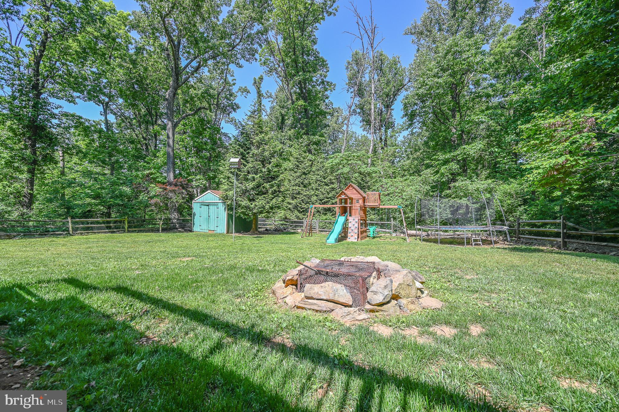 BLUE MOUNTAIN - Residential