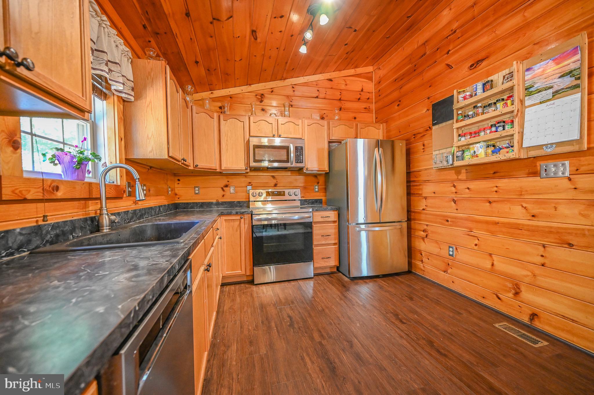 BLUE MOUNTAIN - Residential