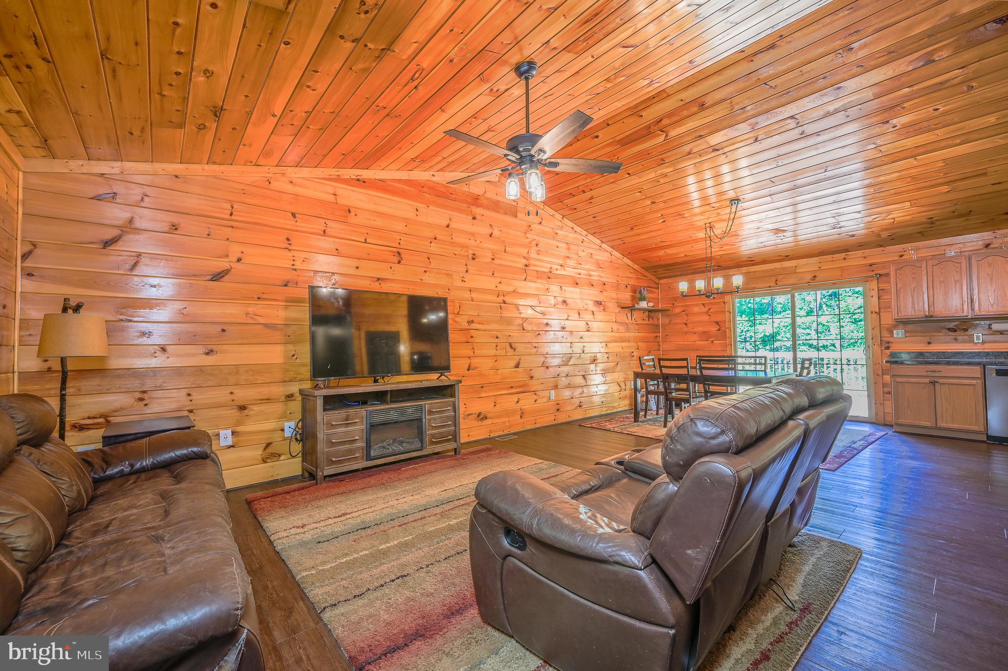 BLUE MOUNTAIN - Residential