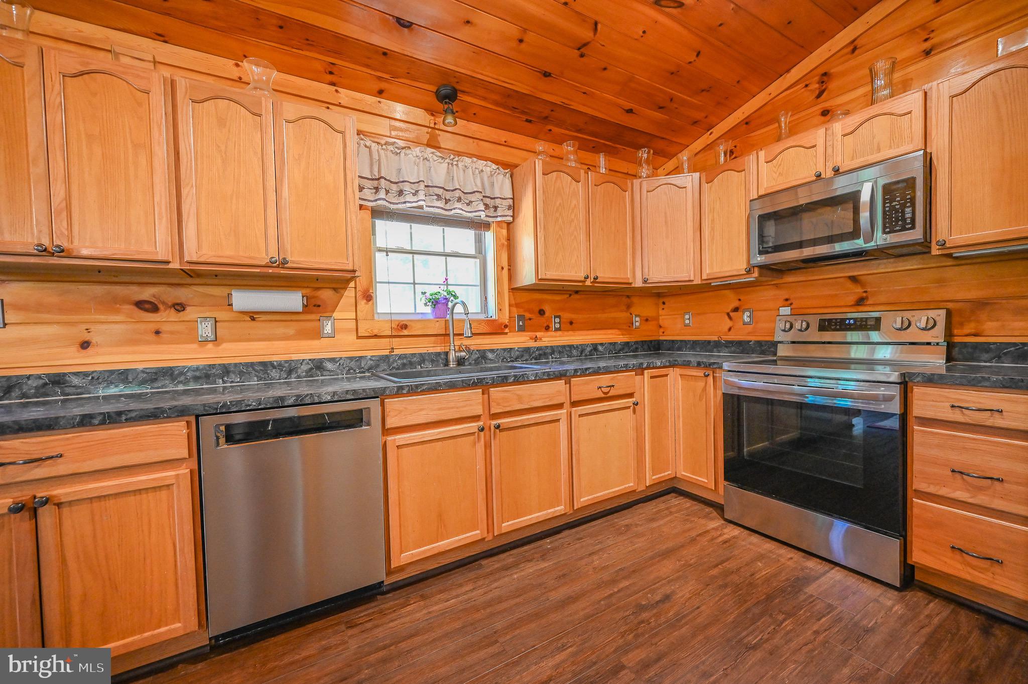 BLUE MOUNTAIN - Residential