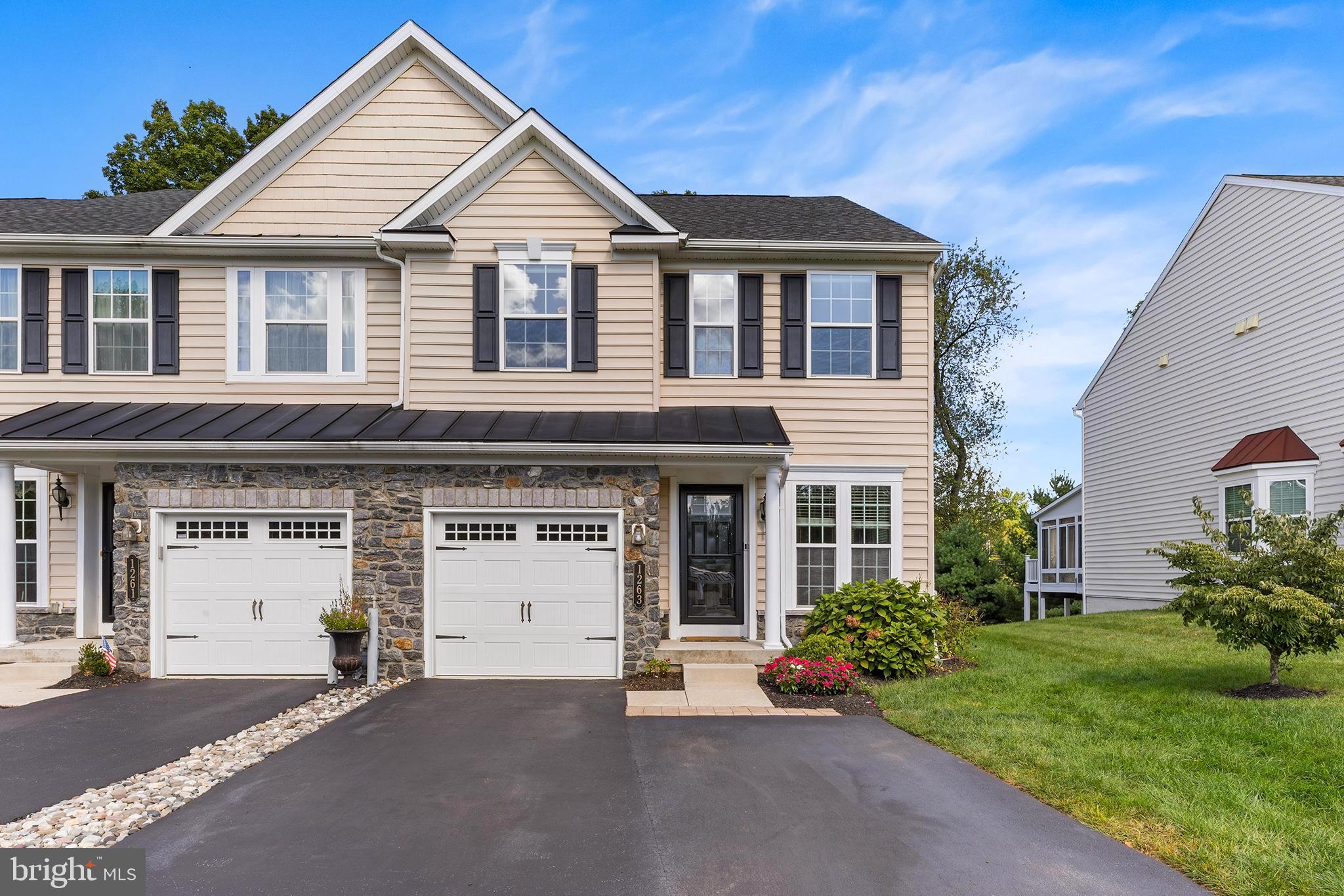 1263 DERRY LANE