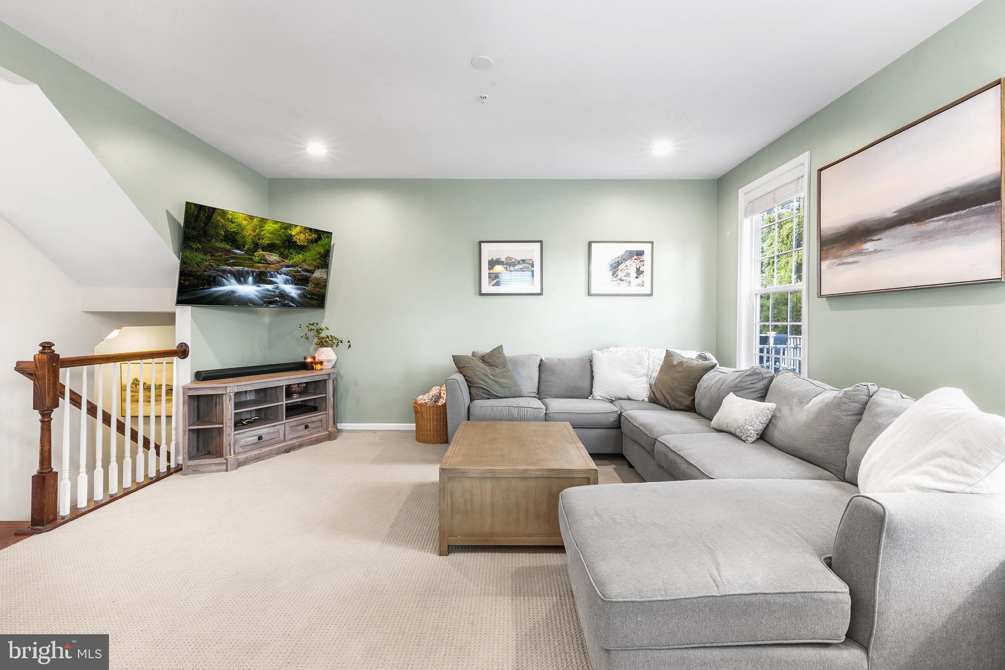1263 DERRY LANE