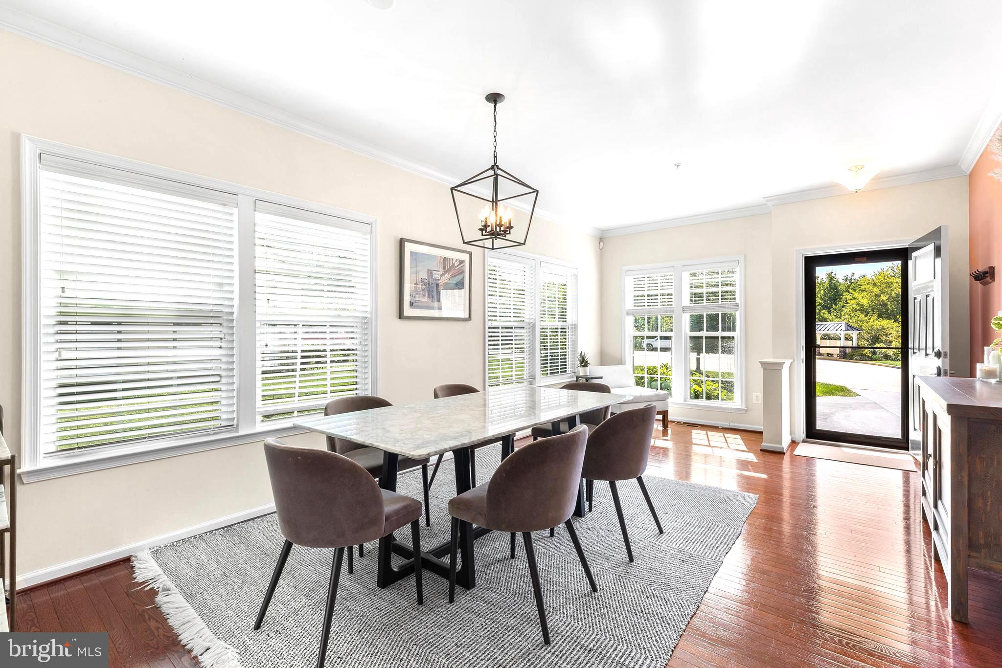 1263 DERRY LANE