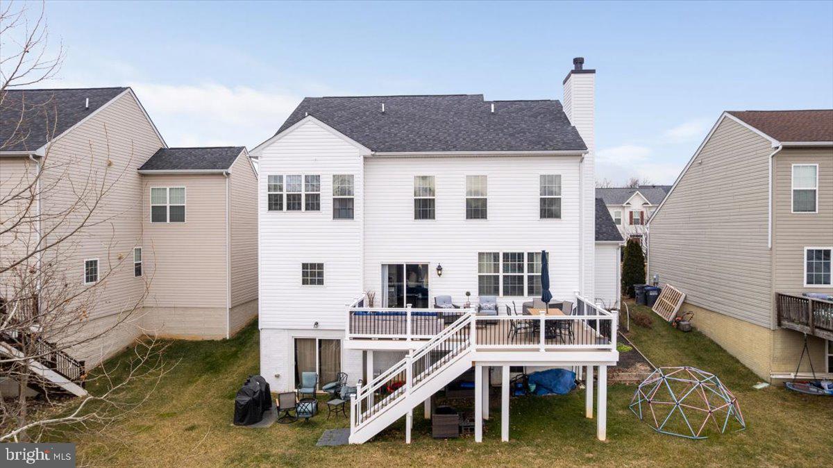 ROUND HILL - Residential