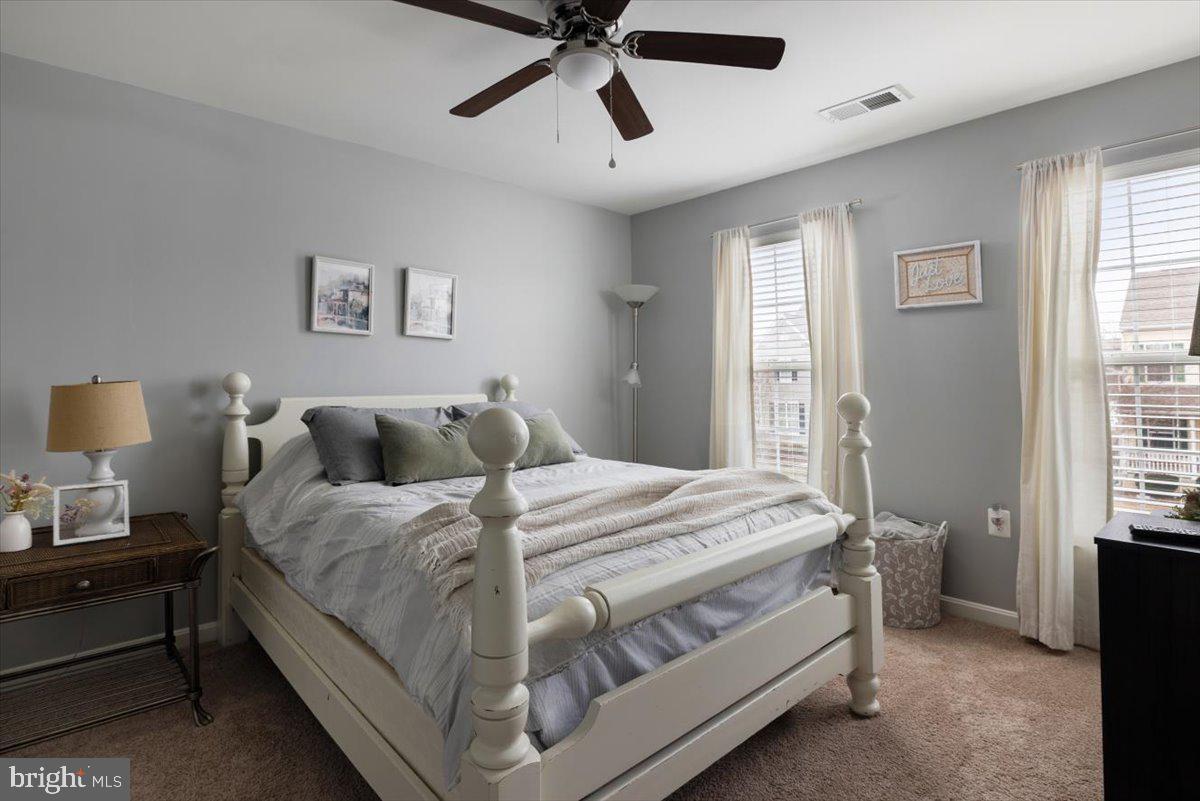 ROUND HILL - Residential