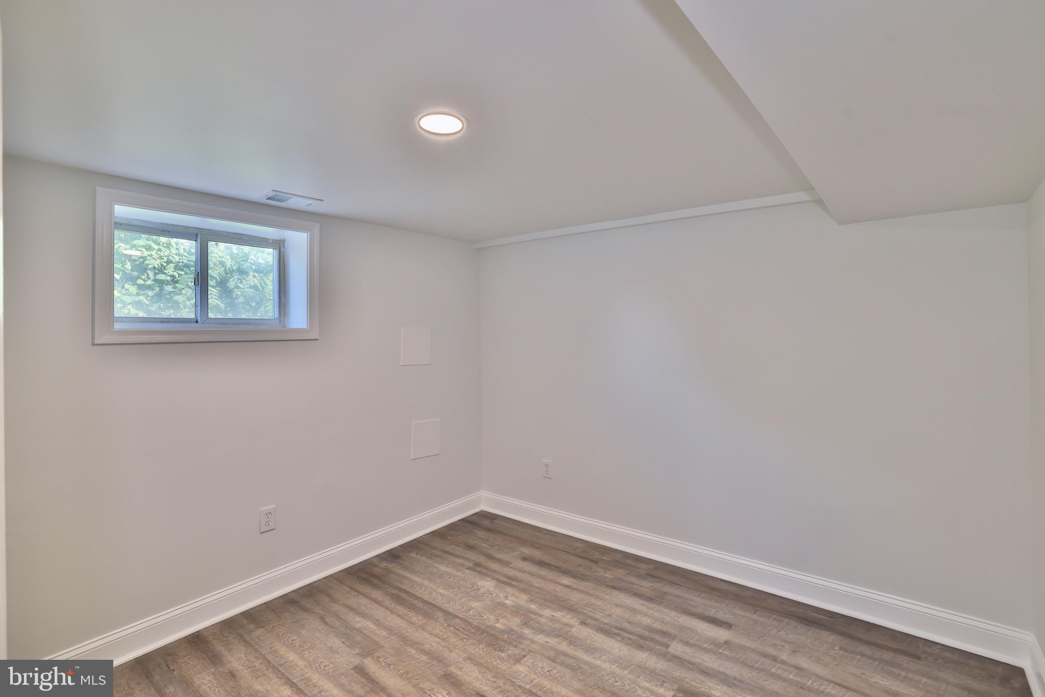 ABBOTT FOREST - Residential