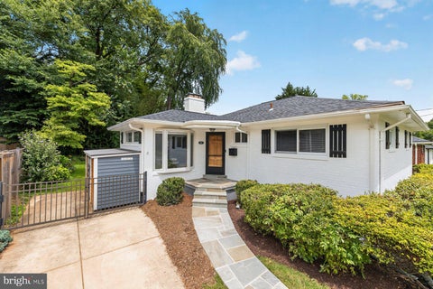 Photo of 5105 Flanders Avenue, KENSINGTON, MD 20895 (MLS # MDMC2247498)
