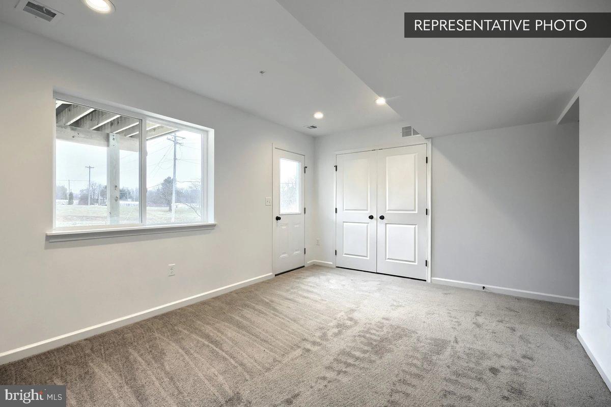 1047 ELLIE LANE W LOT 1104