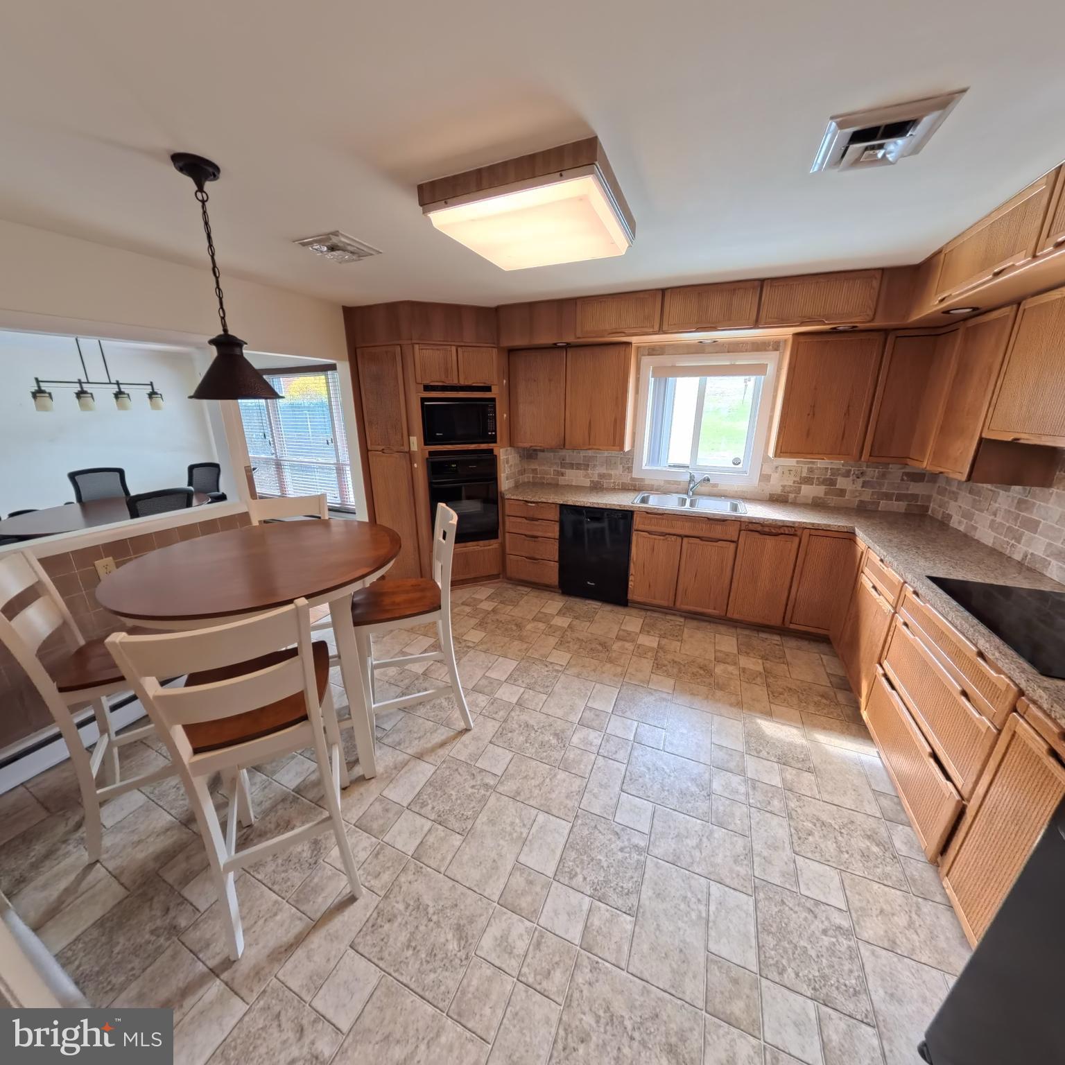 MAHANTONGO STREET - Residential