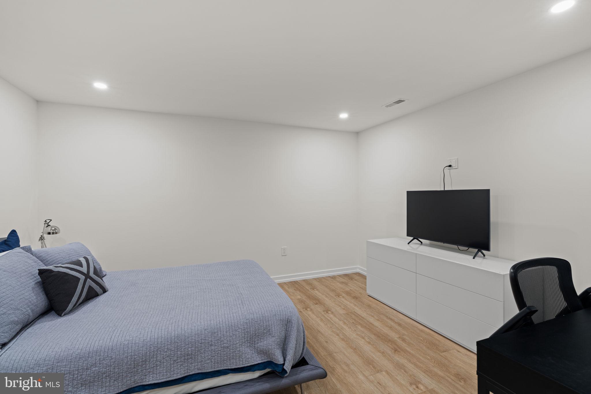 GRADUATE HOSPITAL - Residential