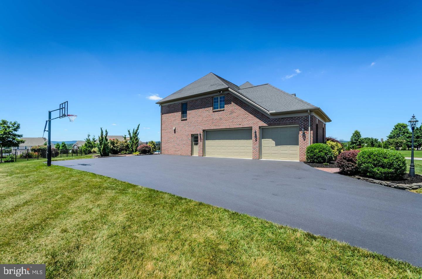 BRITTANY II - Residential