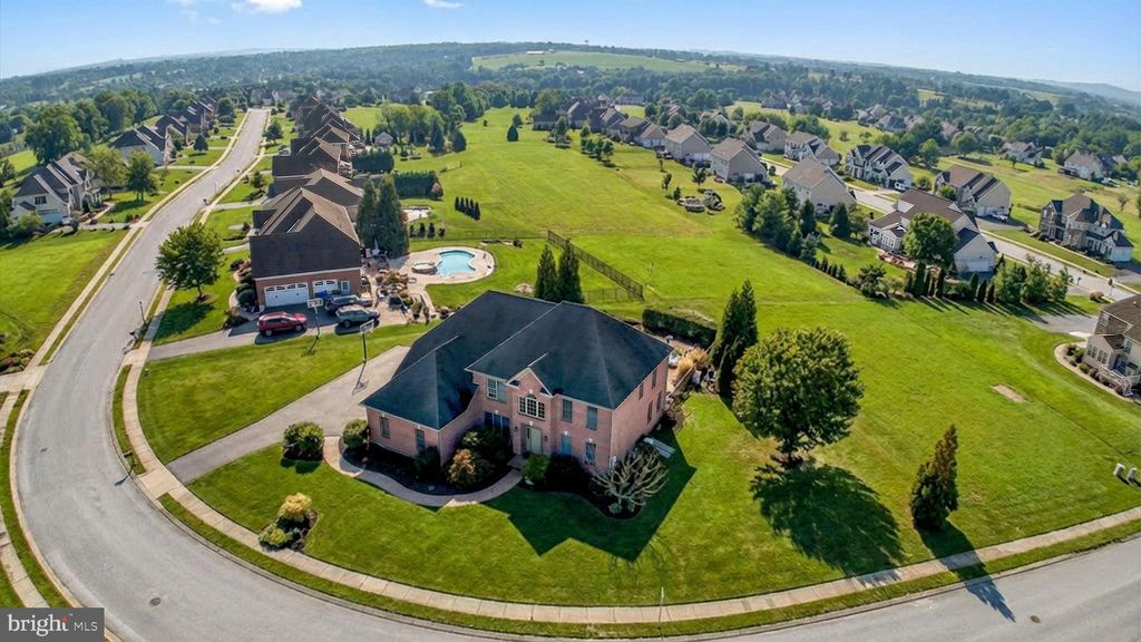 Photo of 1563 Winsford Lane, YORK, PA 17404 (MLS # PAYK2098512)