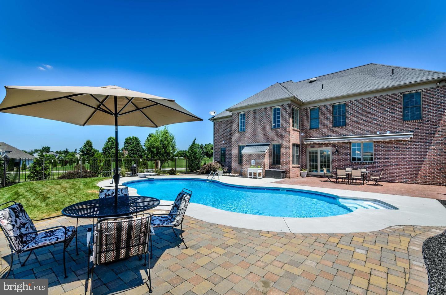 BRITTANY II - Residential