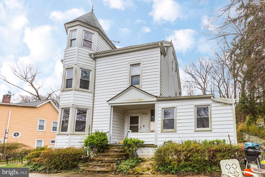 Awesome views and a great location! Very close to major commuter routes! Plenty of parking!!! It's an oasis in the middle of the city and ready to move-in!   660+ credit scores (lower considered with extra security deposit), pets are not preferred, but will be evaluated case-by-case, no smoking, one year lease minimum, criminal history is case-by-case, no eviction history, standard employment and income verification. Vouchers are welcome, but applicants must still meet the listed criteria.