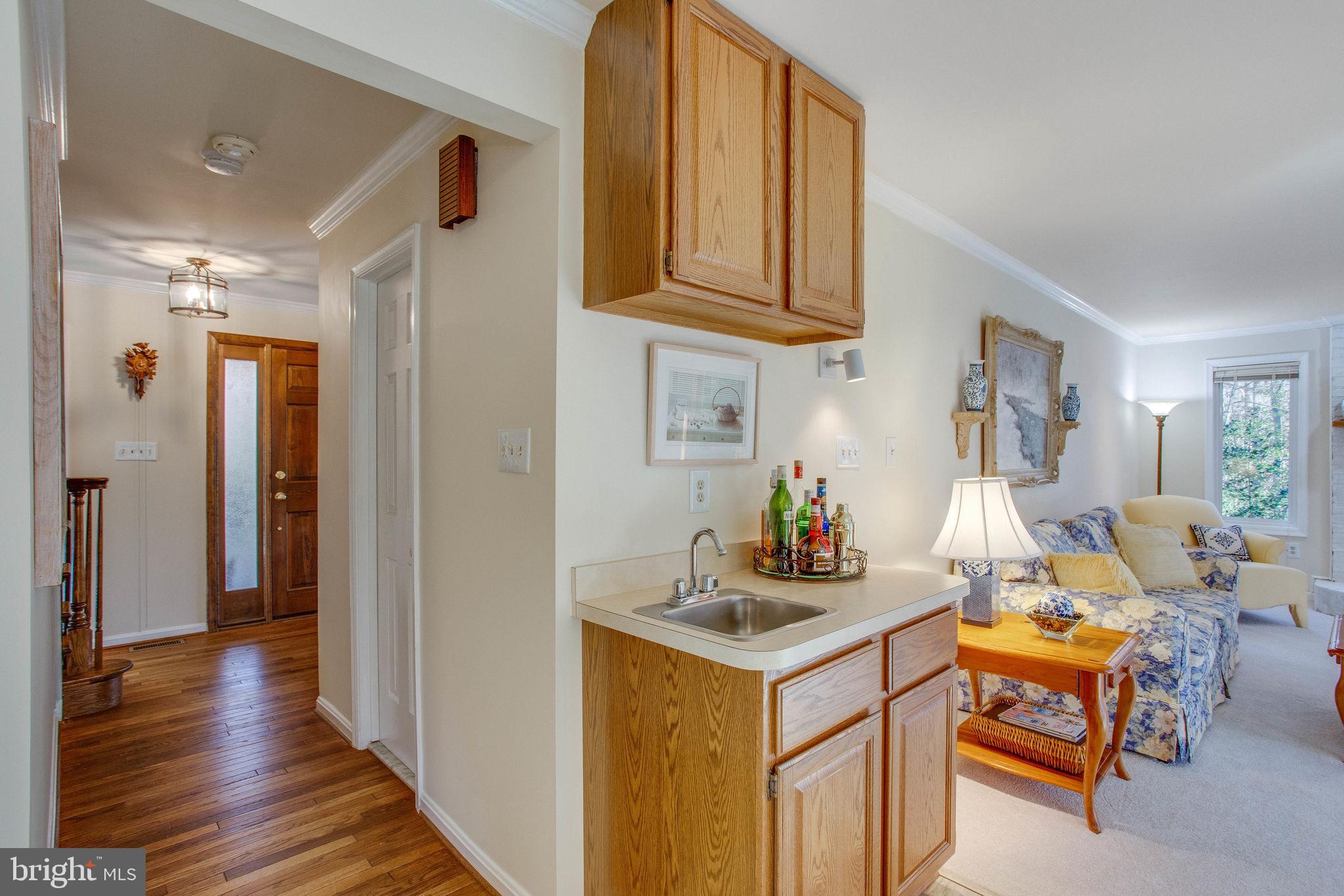 NEAR FAIRFAX - Residential