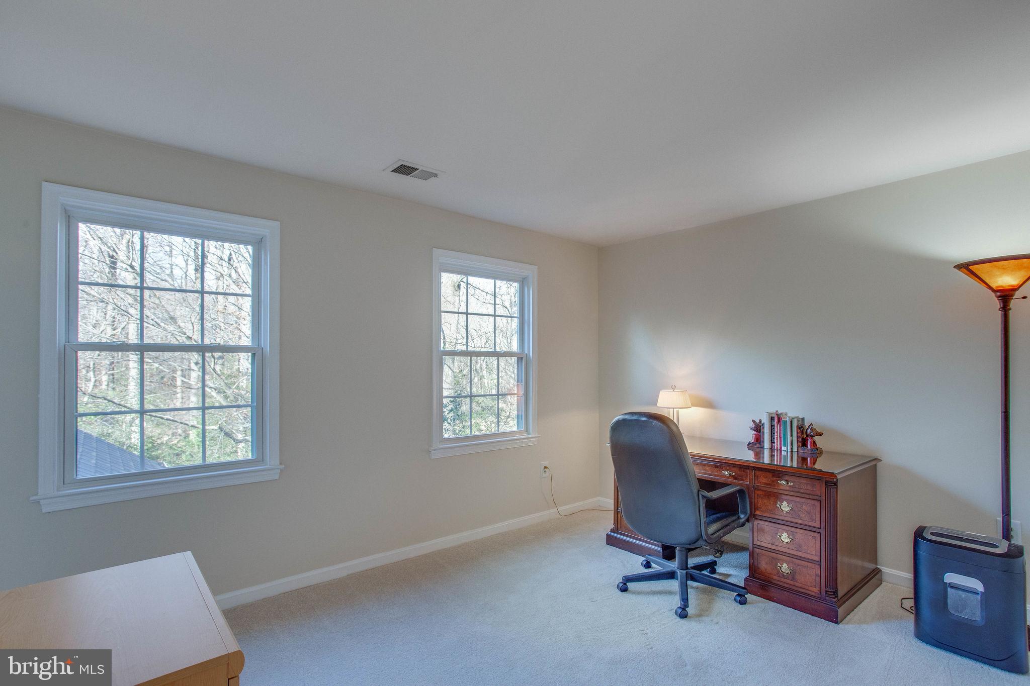 NEAR FAIRFAX - Residential